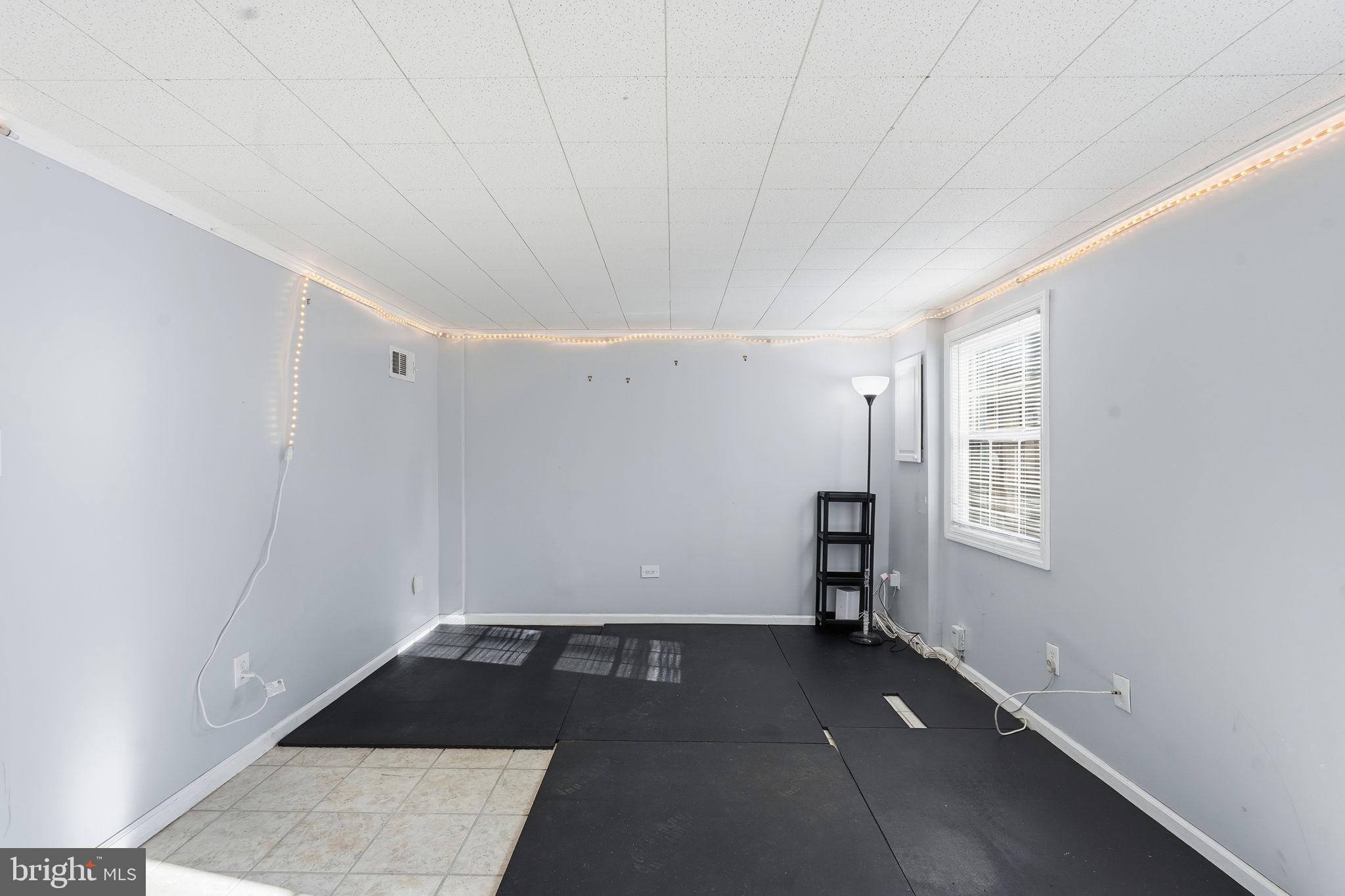 THOUSAND OAKS - Residential