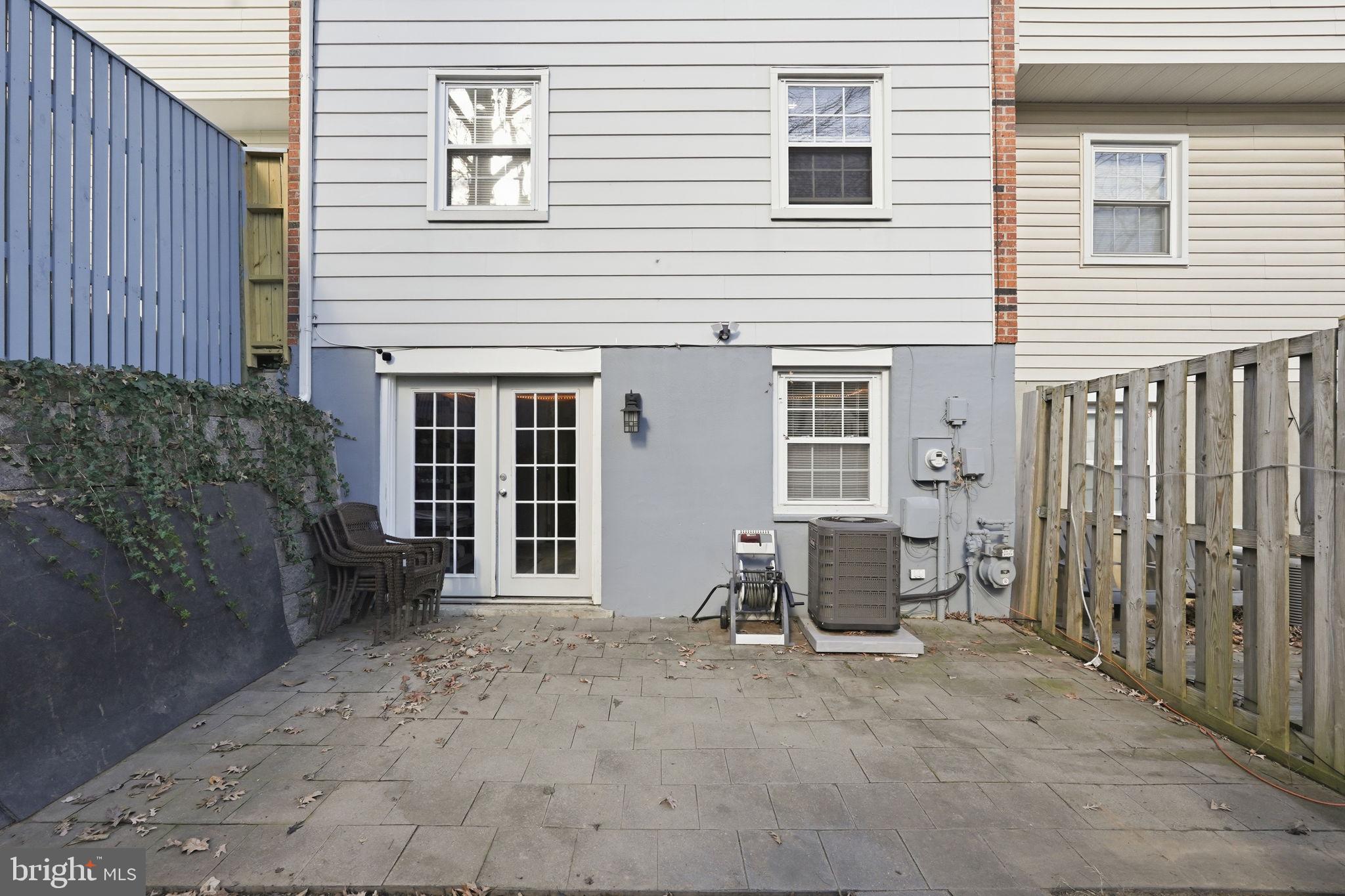 THOUSAND OAKS - Residential