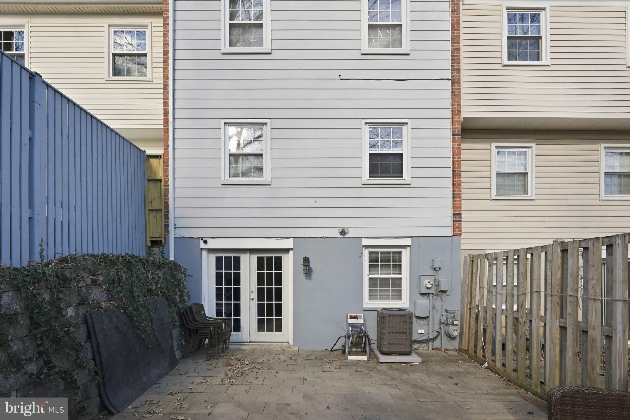 THOUSAND OAKS - Residential