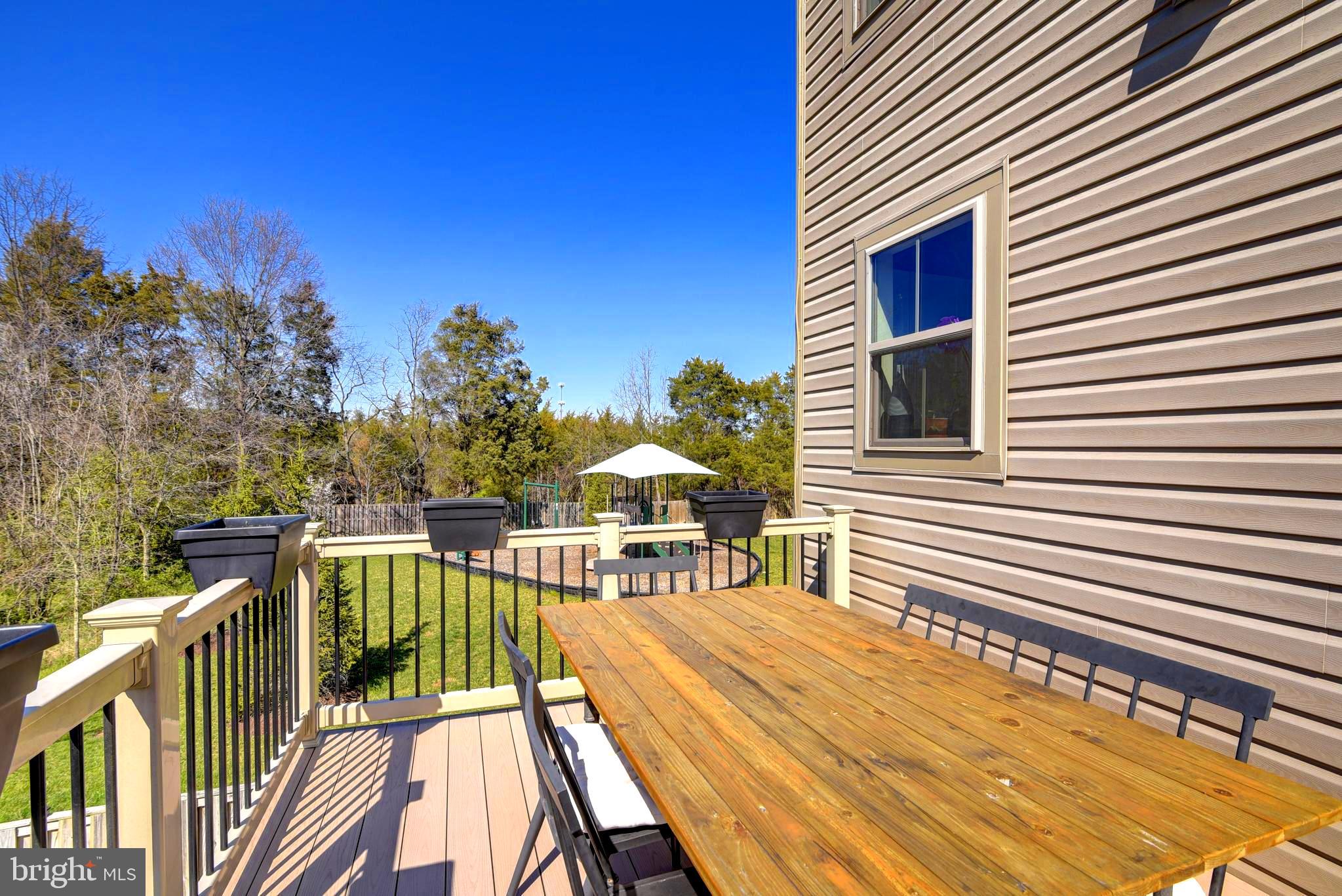 LOUDOUN PLACE - Residential Lease