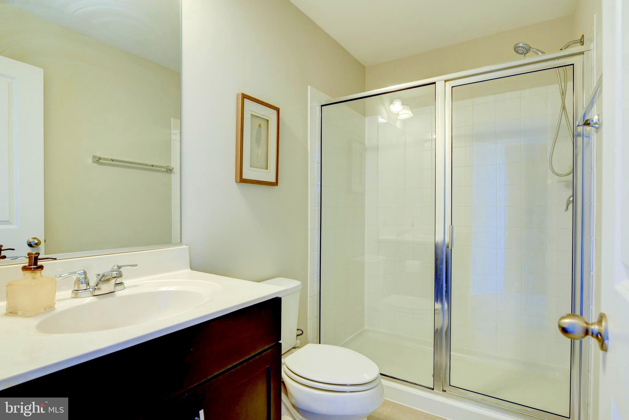 LOUDOUN PLACE - Residential Lease