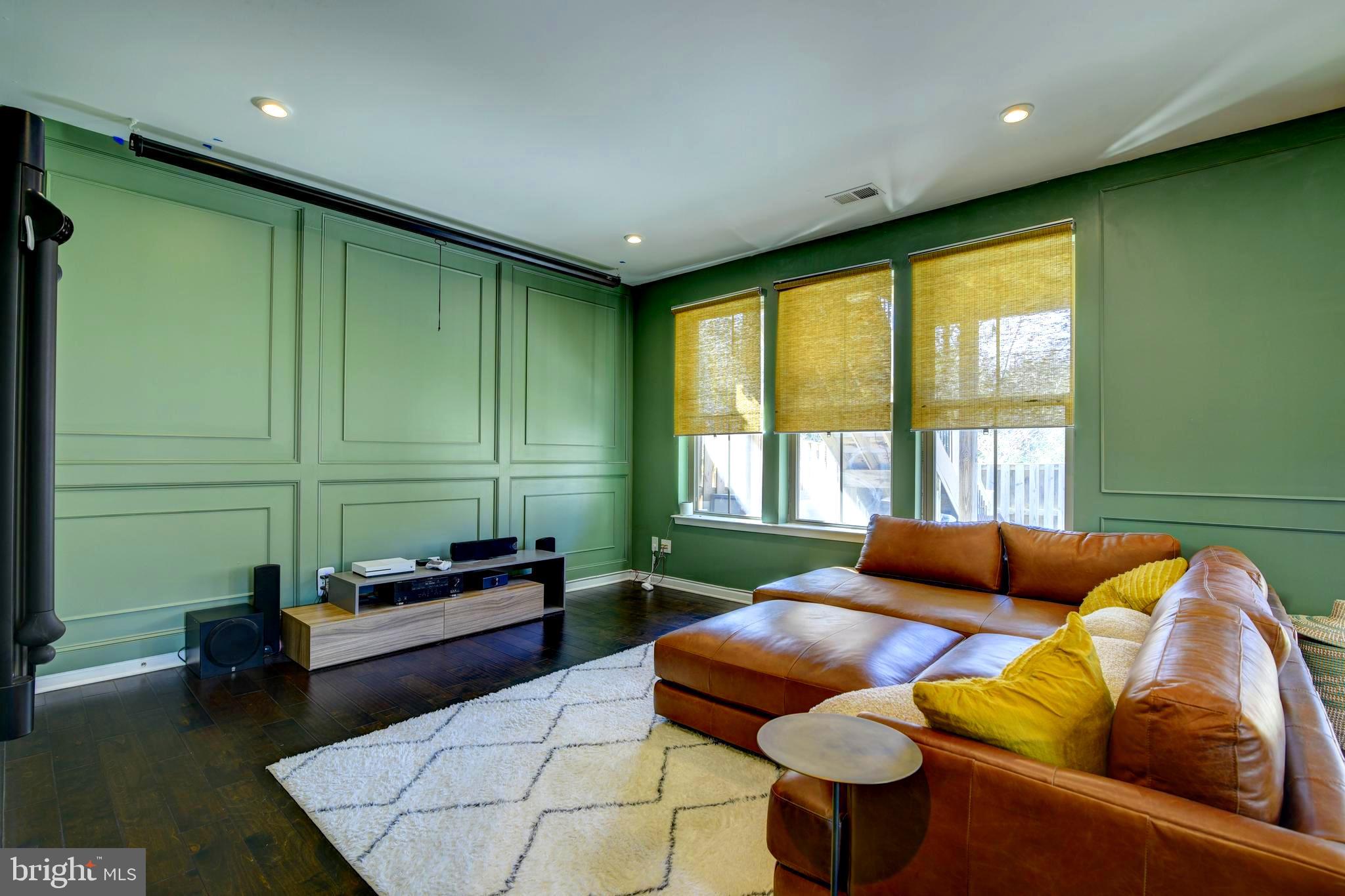 LOUDOUN PLACE - Residential Lease