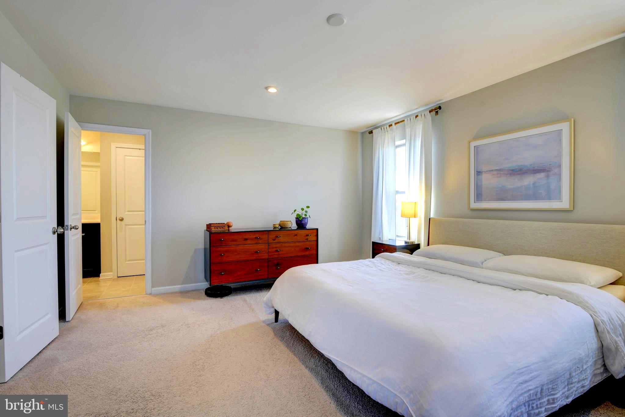 LOUDOUN PLACE - Residential Lease