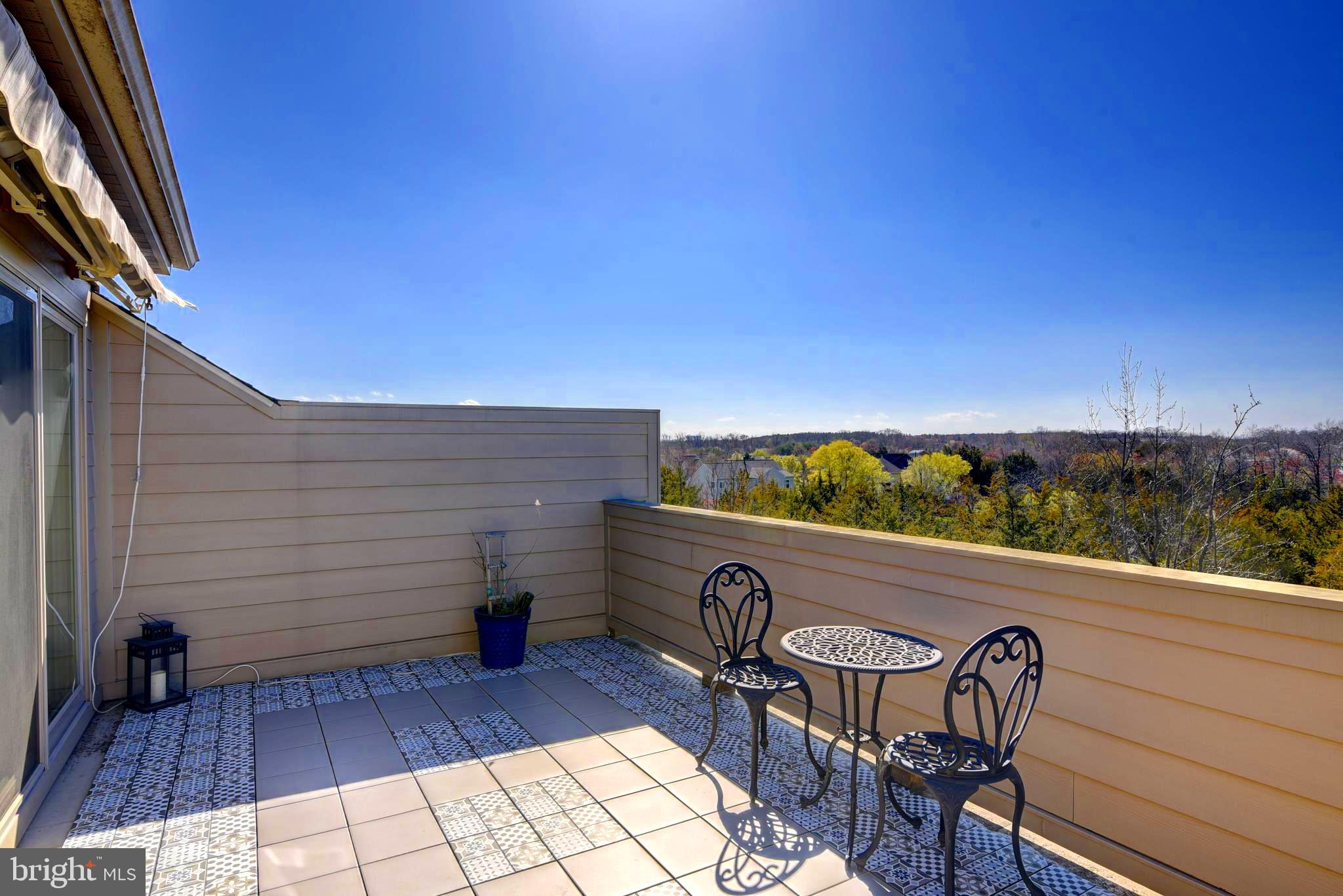 LOUDOUN PLACE - Residential Lease