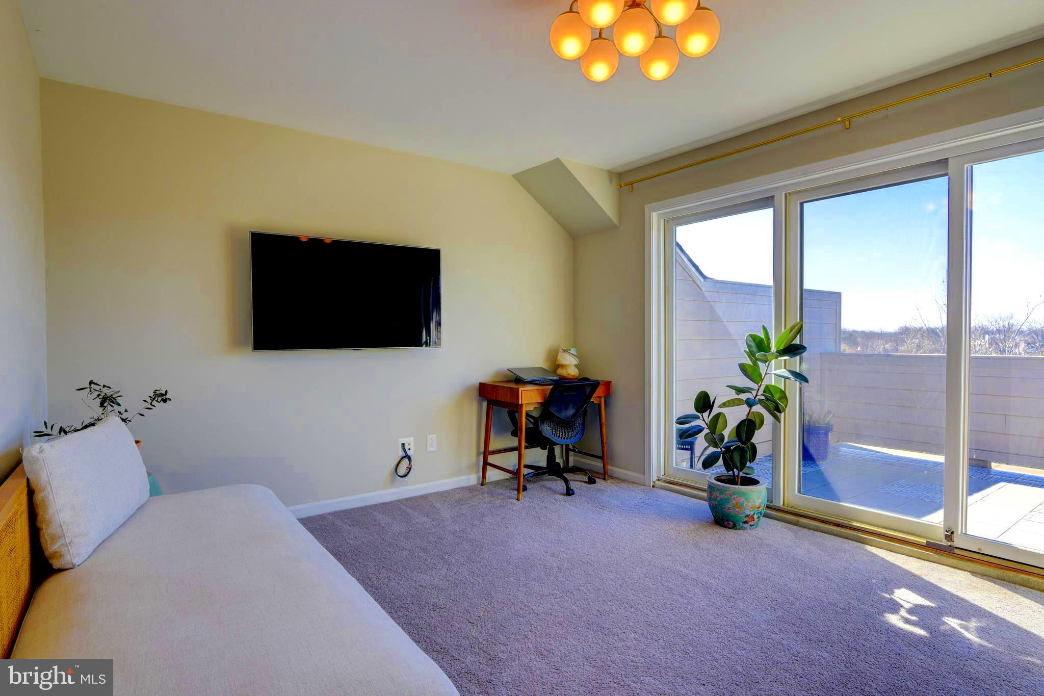 LOUDOUN PLACE - Residential Lease