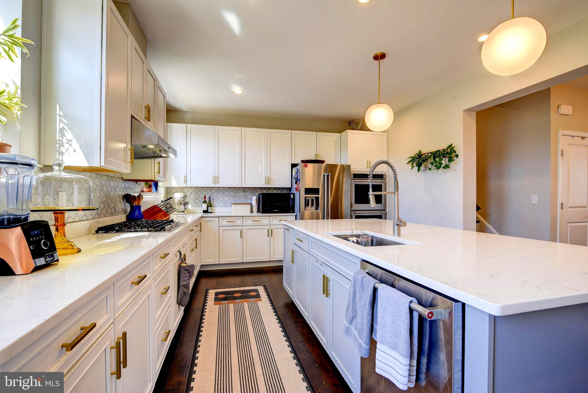 LOUDOUN PLACE - Residential Lease