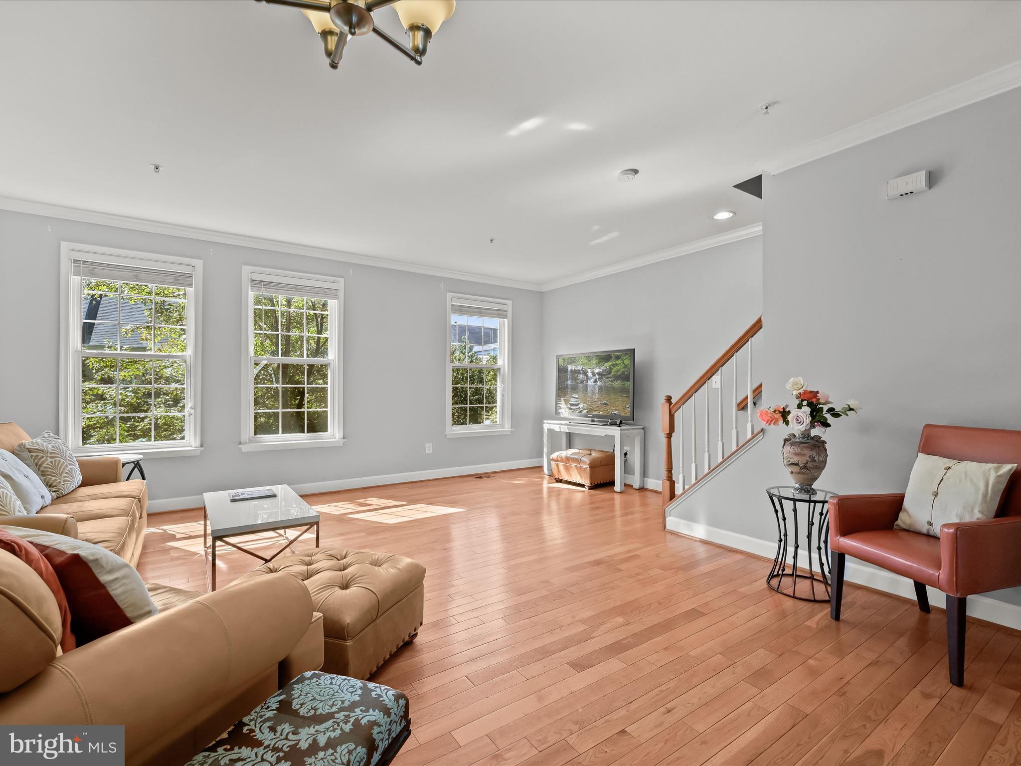 563 PELICAN AVENUE