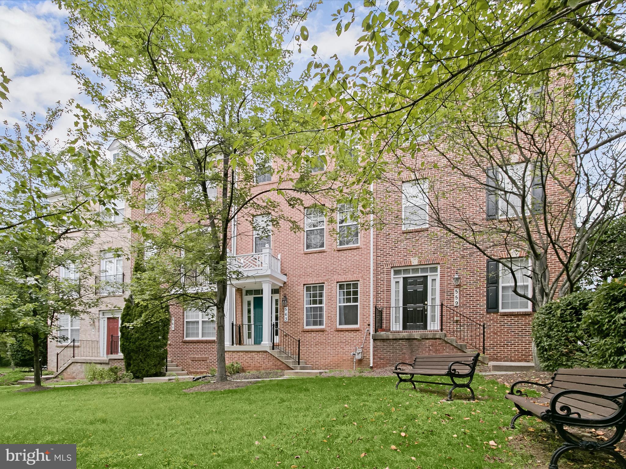 563 PELICAN AVENUE