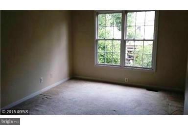 SPRING KNOLL - Residential