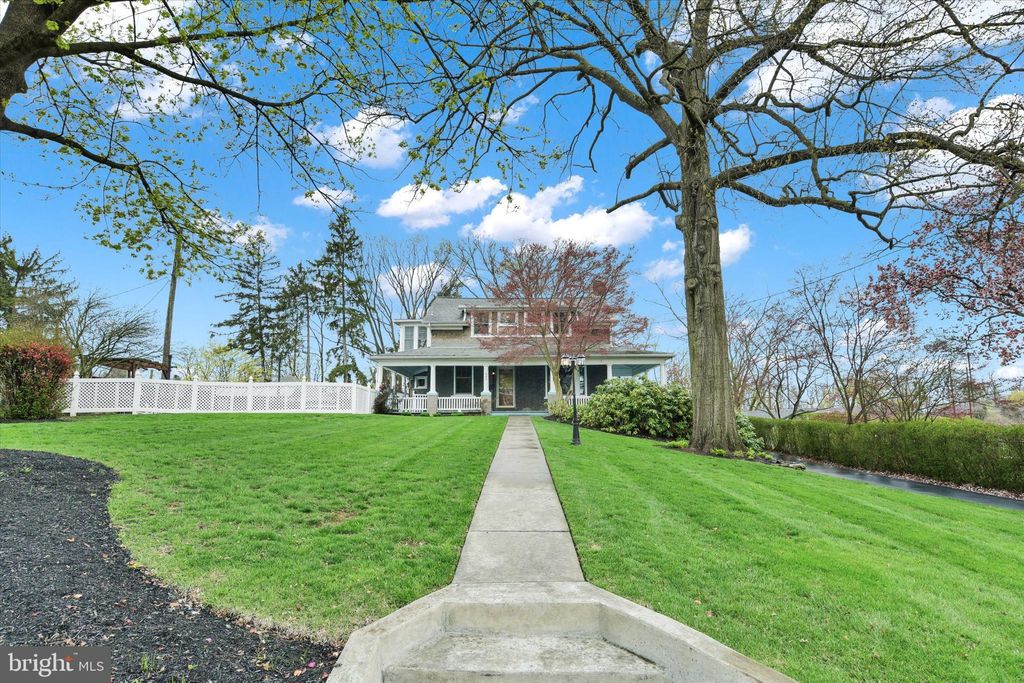 Photo of 662 S Market Street, ELIZABETHTOWN, PA 17022 (MLS # PALA2066262)