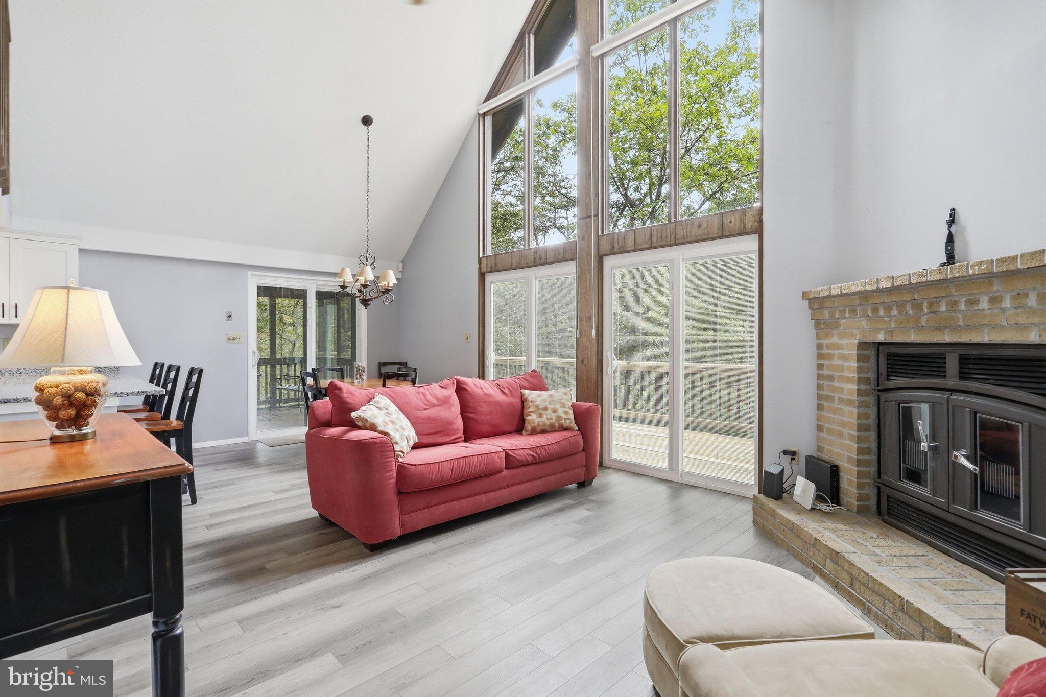 354 ANIMIKEAN RIDGE