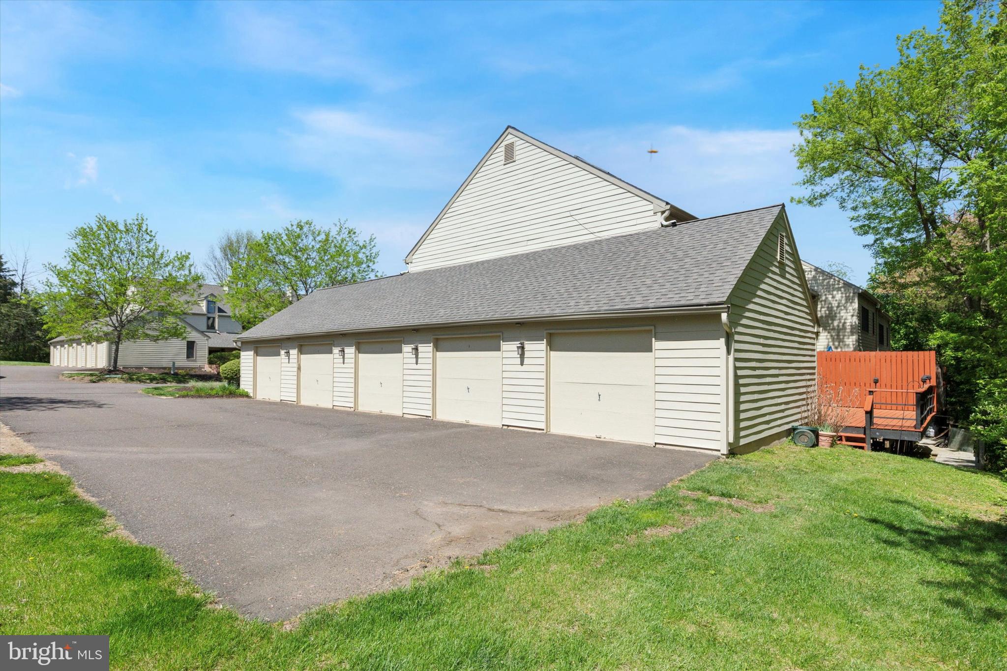 11 INGHAM WAY