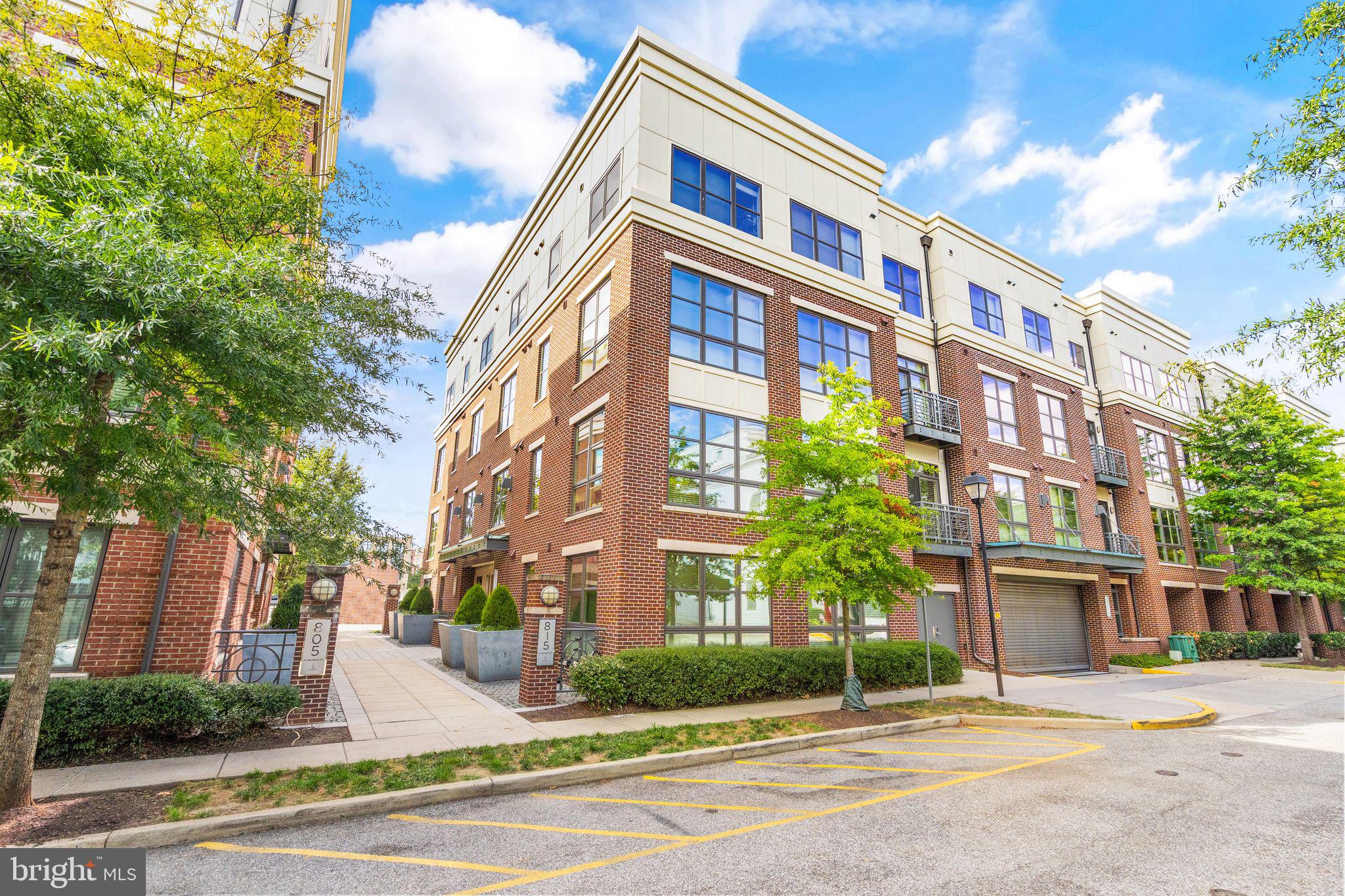 OLD TOWN COMMONS - Residential