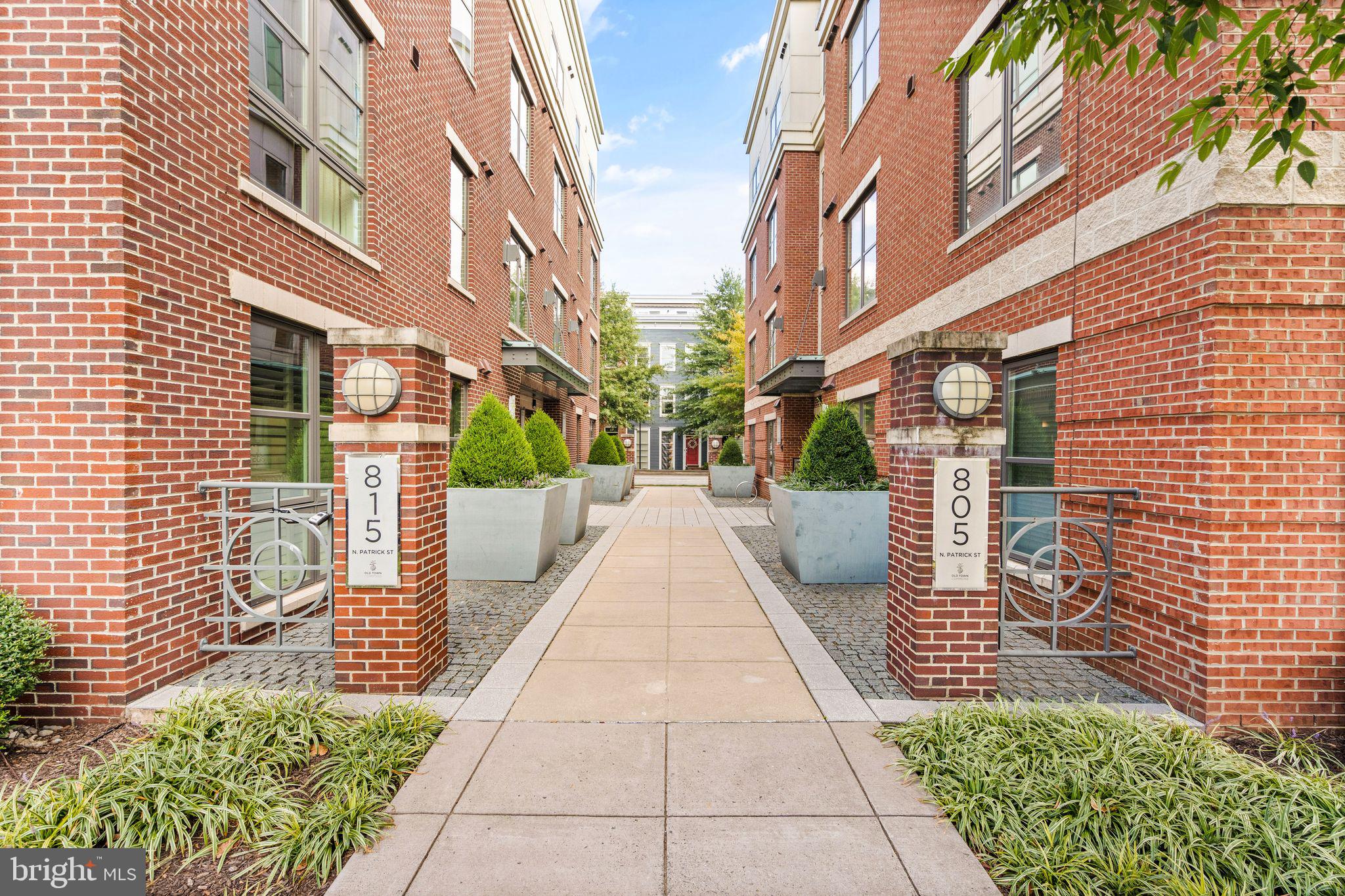 OLD TOWN COMMONS - Residential