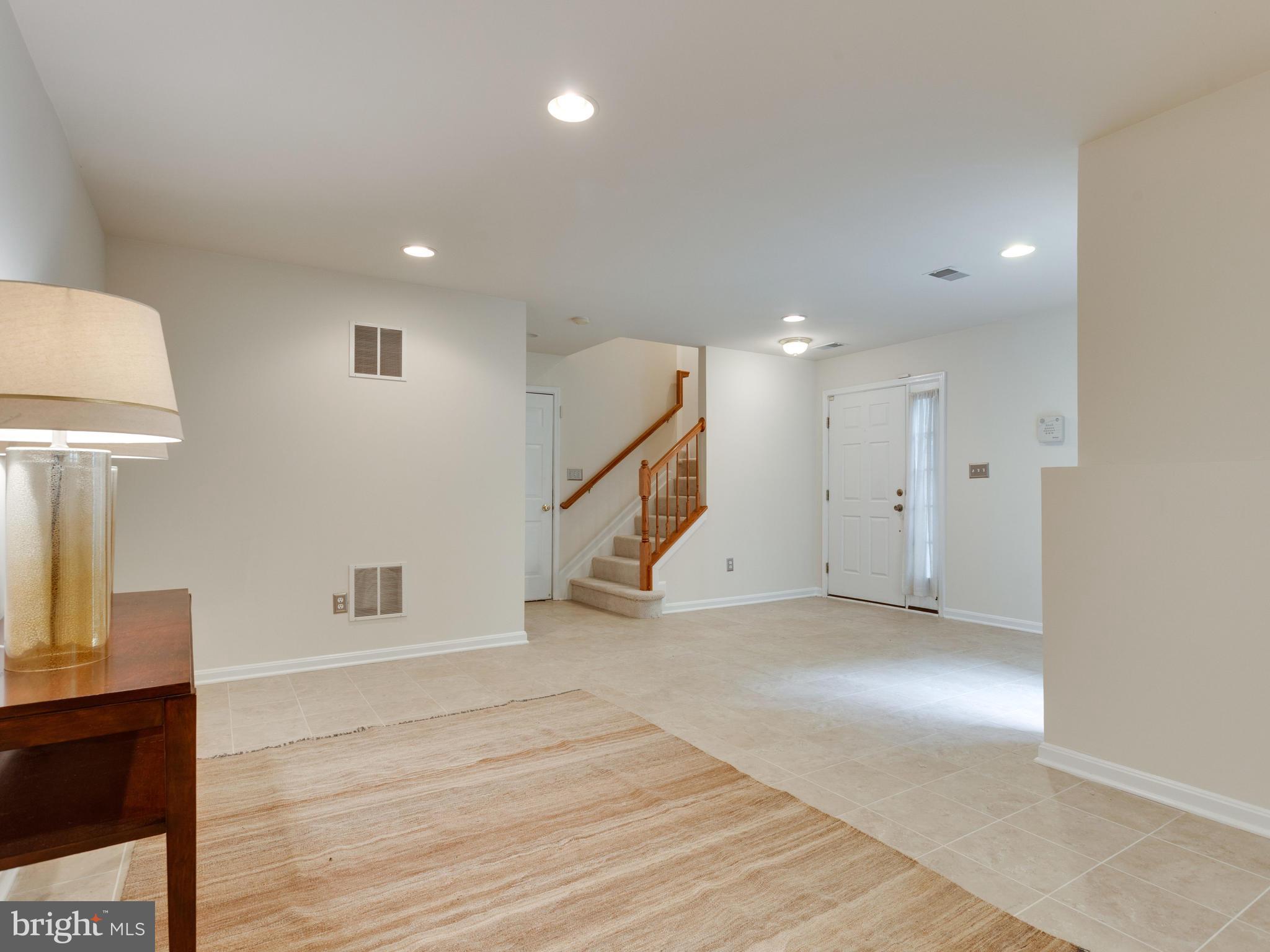 GUNSTON HILL - Residential