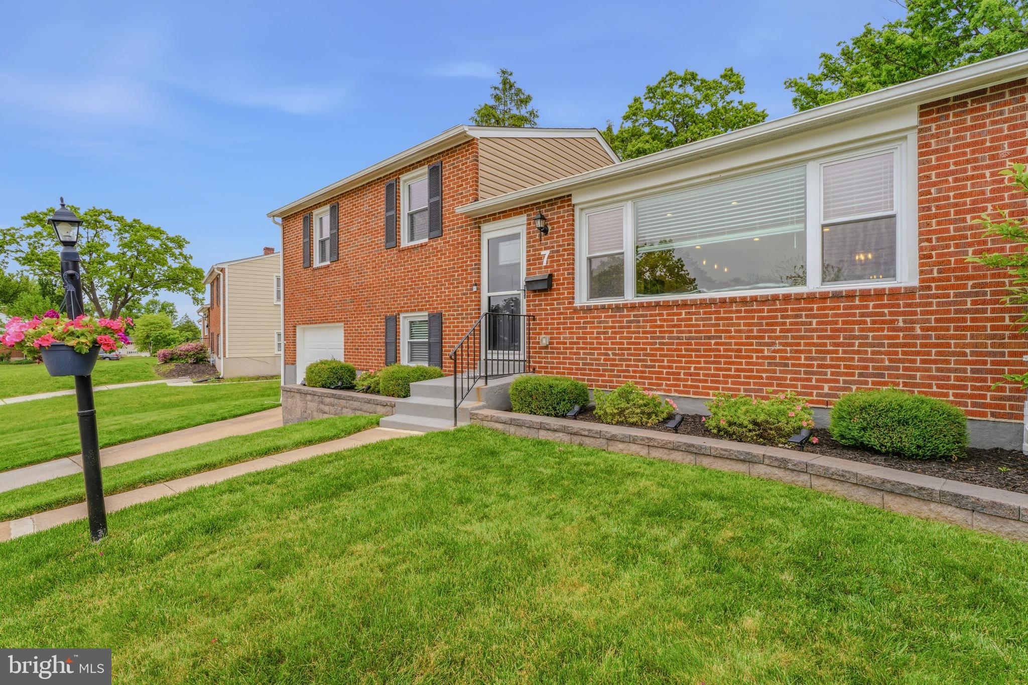7 WENDSLOW PLACE