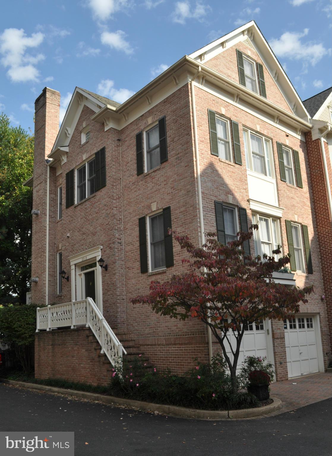 FENWICK COURT - Residential
