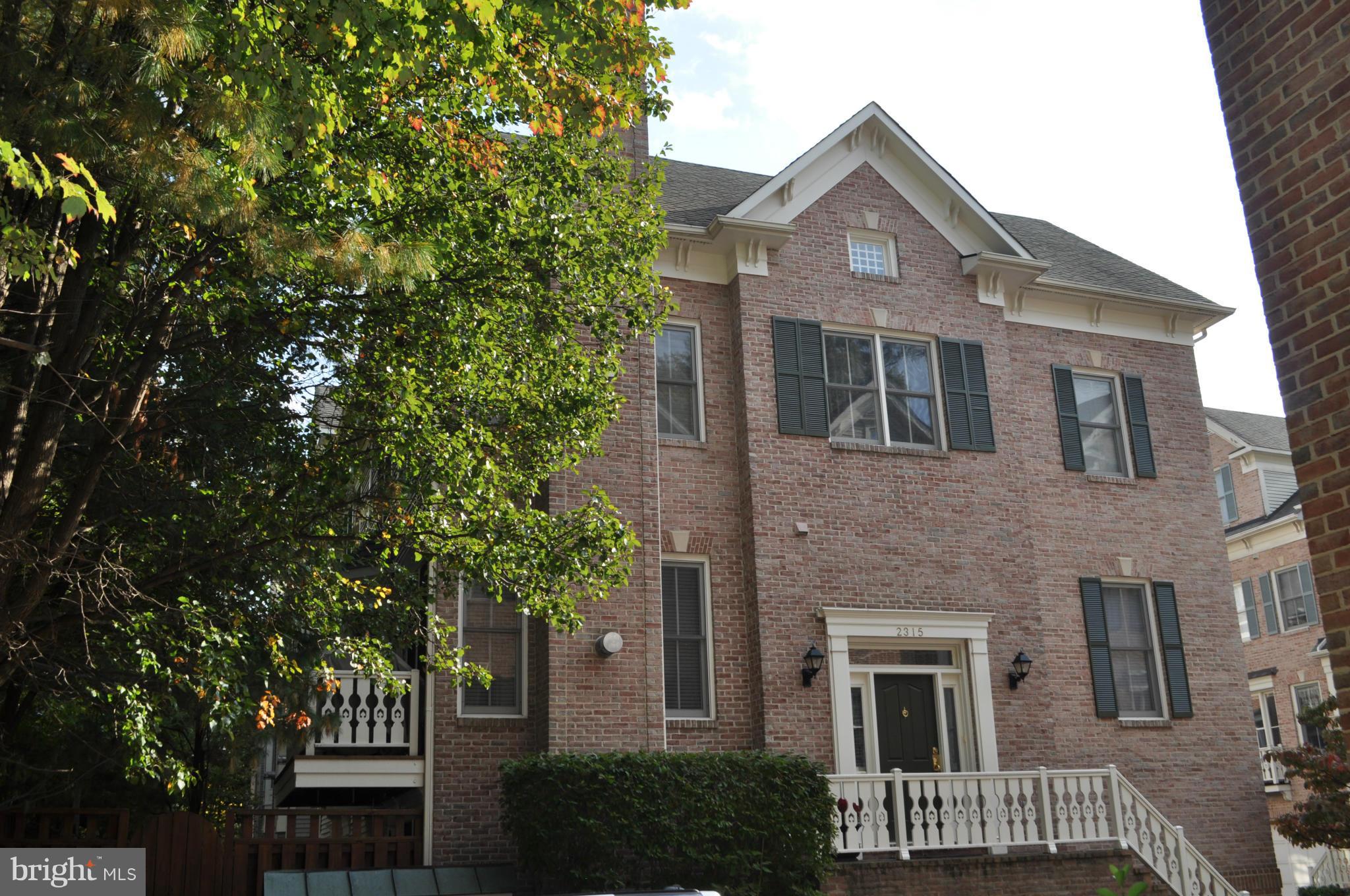 FENWICK COURT - Residential