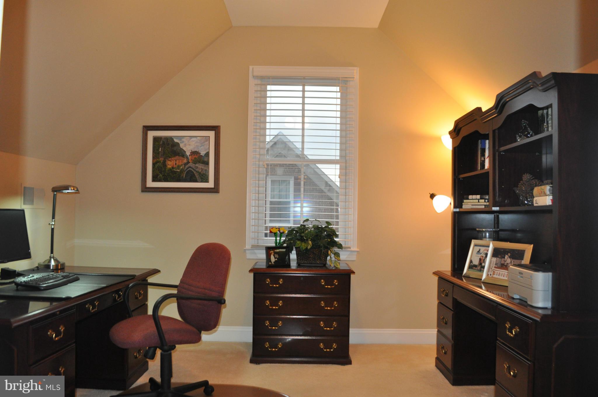 FENWICK COURT - Residential