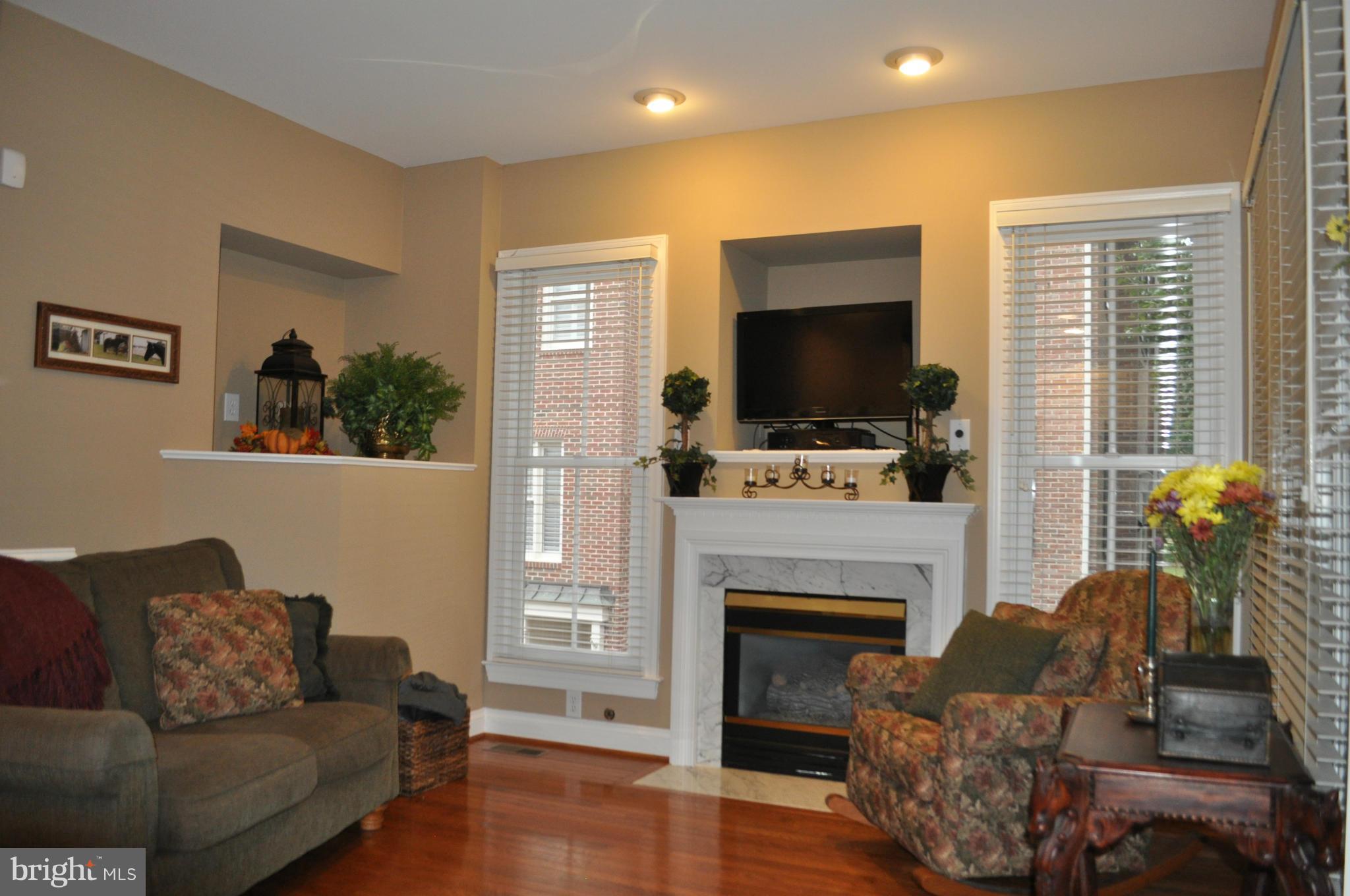 FENWICK COURT - Residential