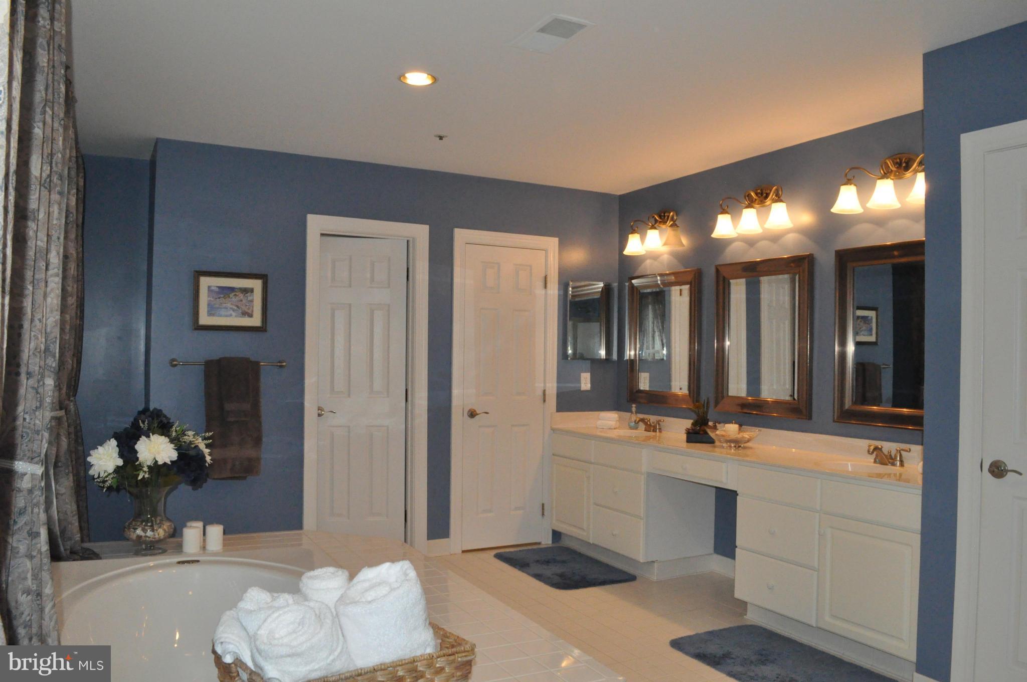 FENWICK COURT - Residential