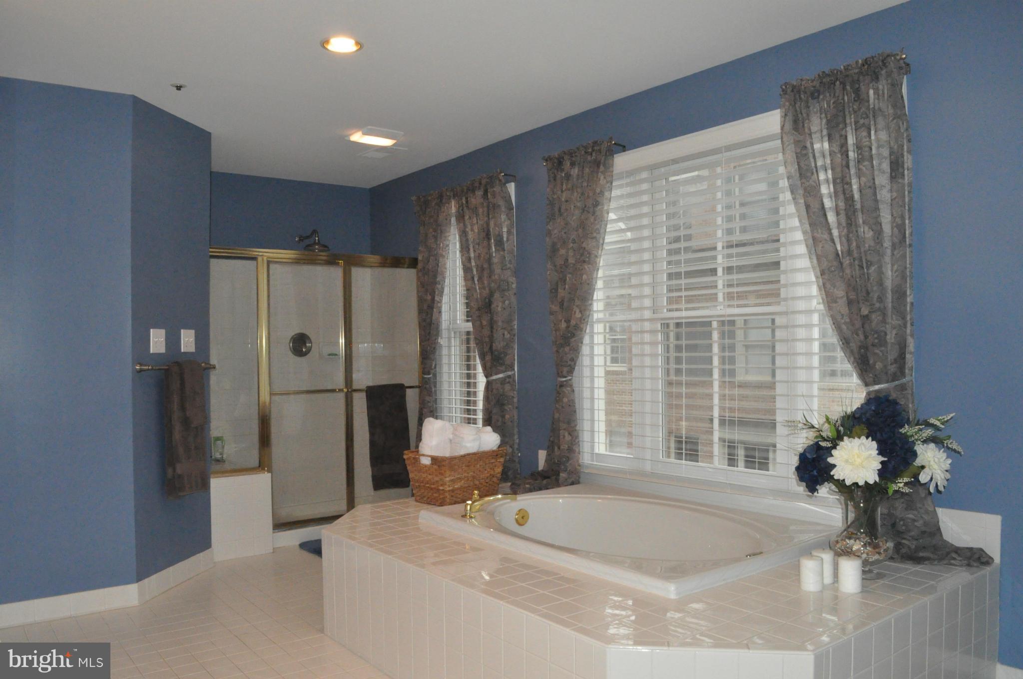 FENWICK COURT - Residential