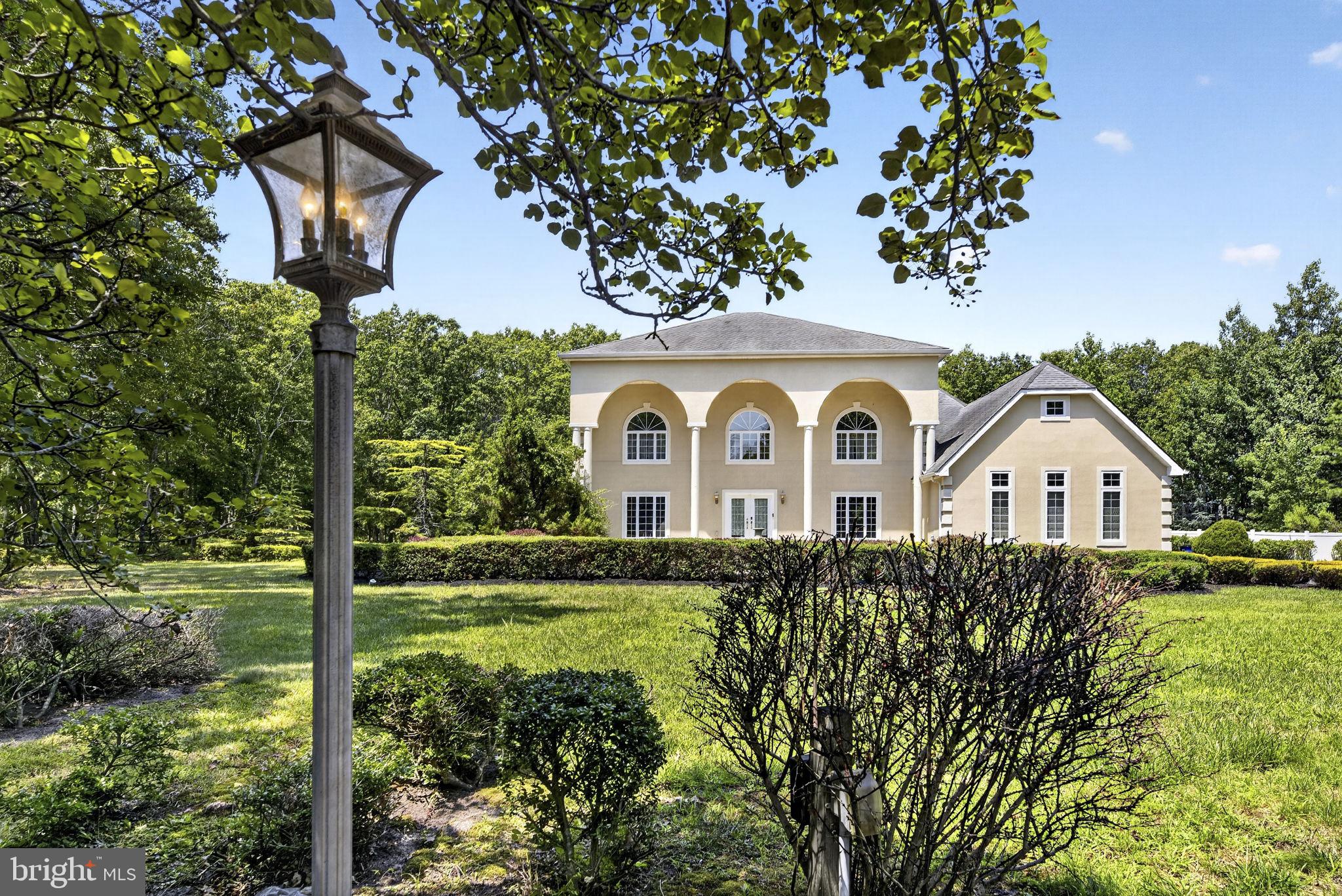 822 E HARLEQUIN DRIVE