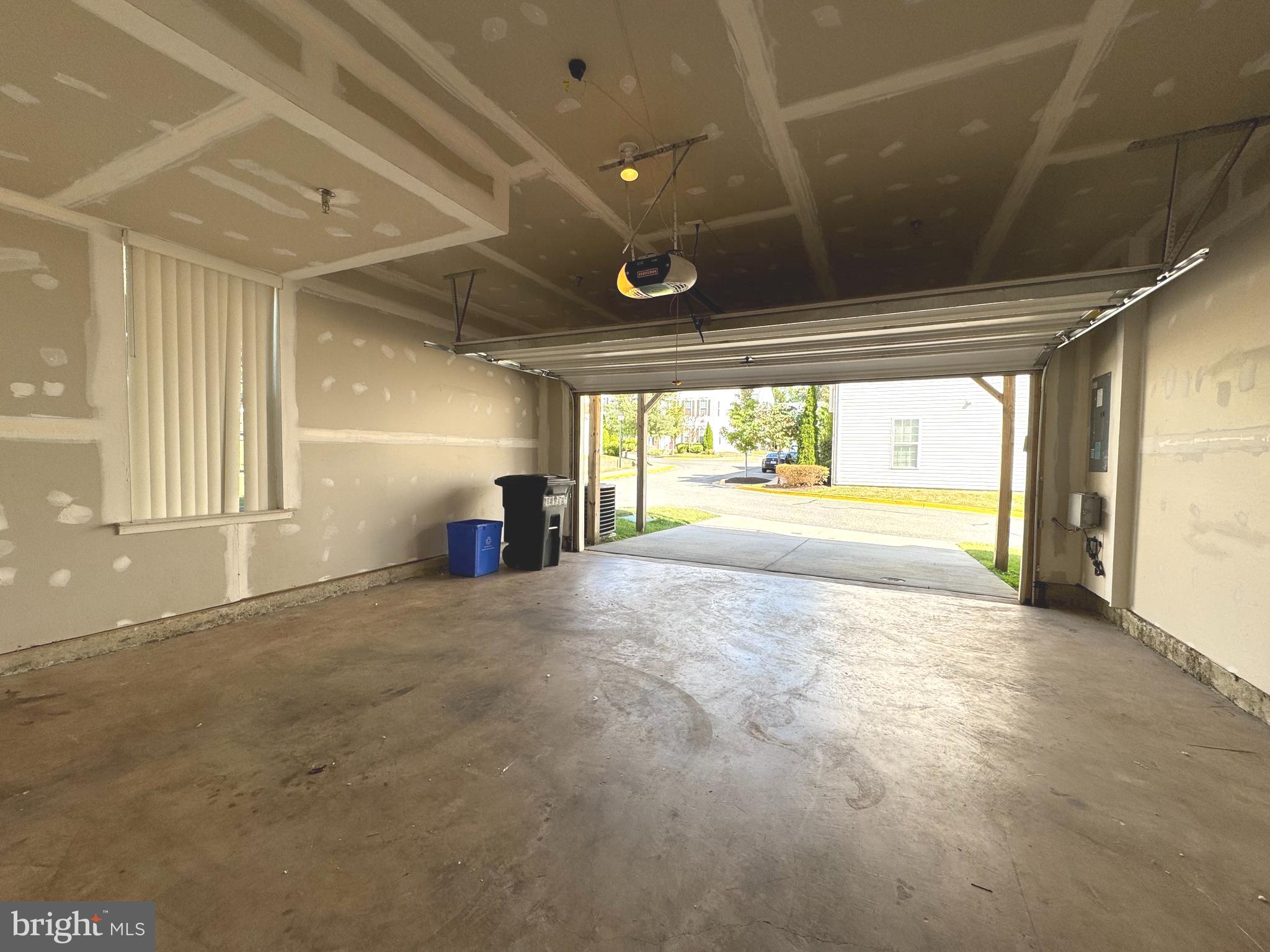 SENECA HILL - Residential Lease