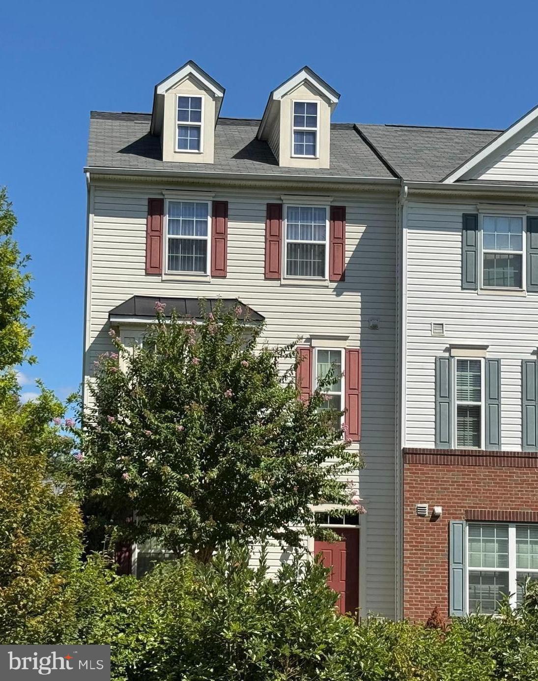 SENECA HILL - Residential Lease