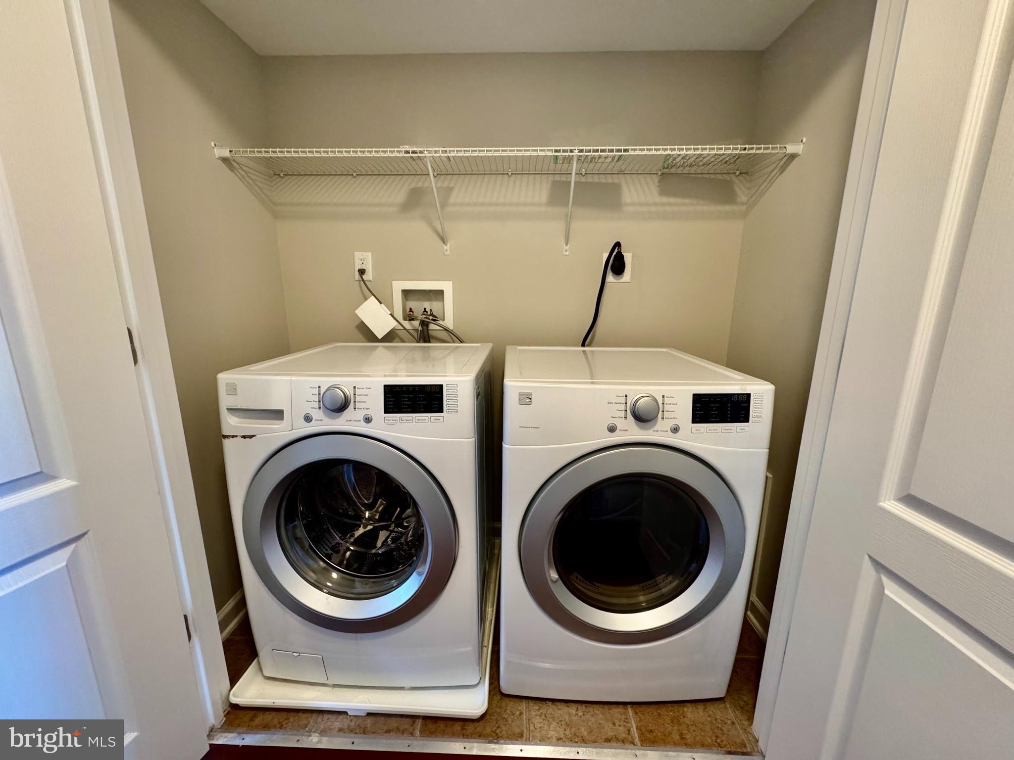 SENECA HILL - Residential Lease