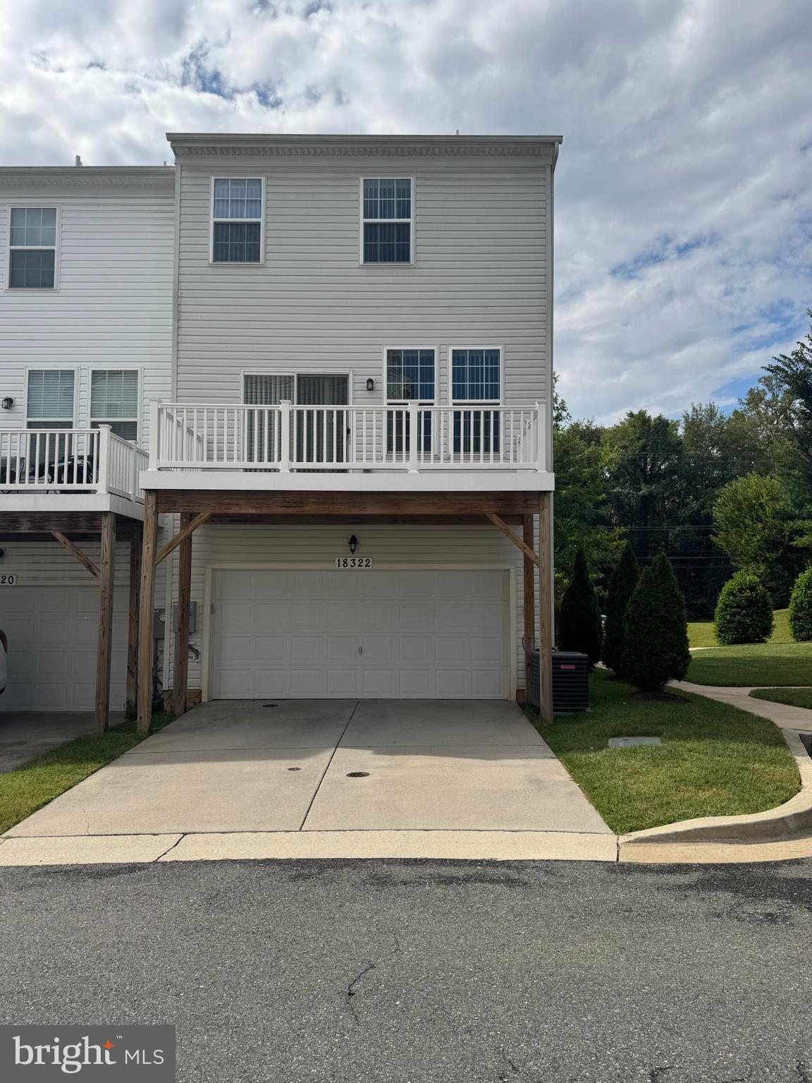 SENECA HILL - Residential Lease