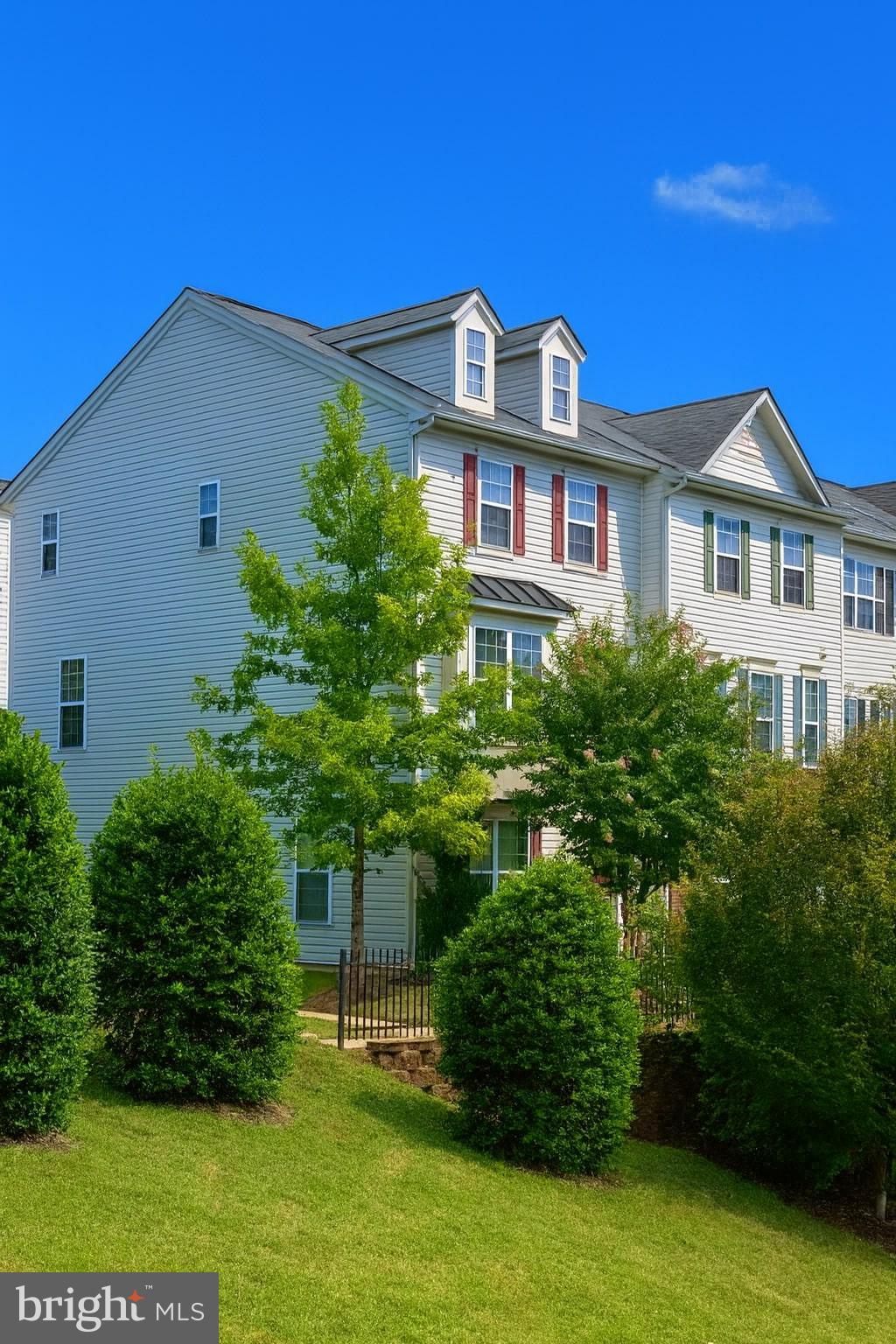 SENECA HILL - Residential Lease