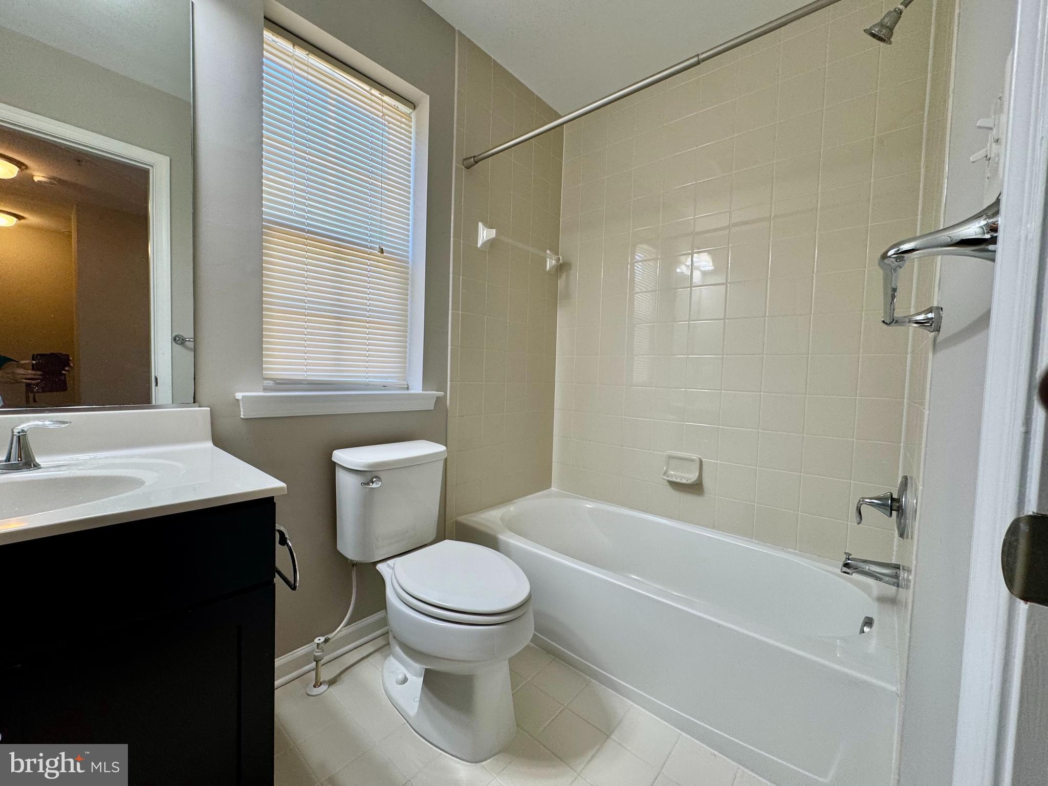 SENECA HILL - Residential Lease