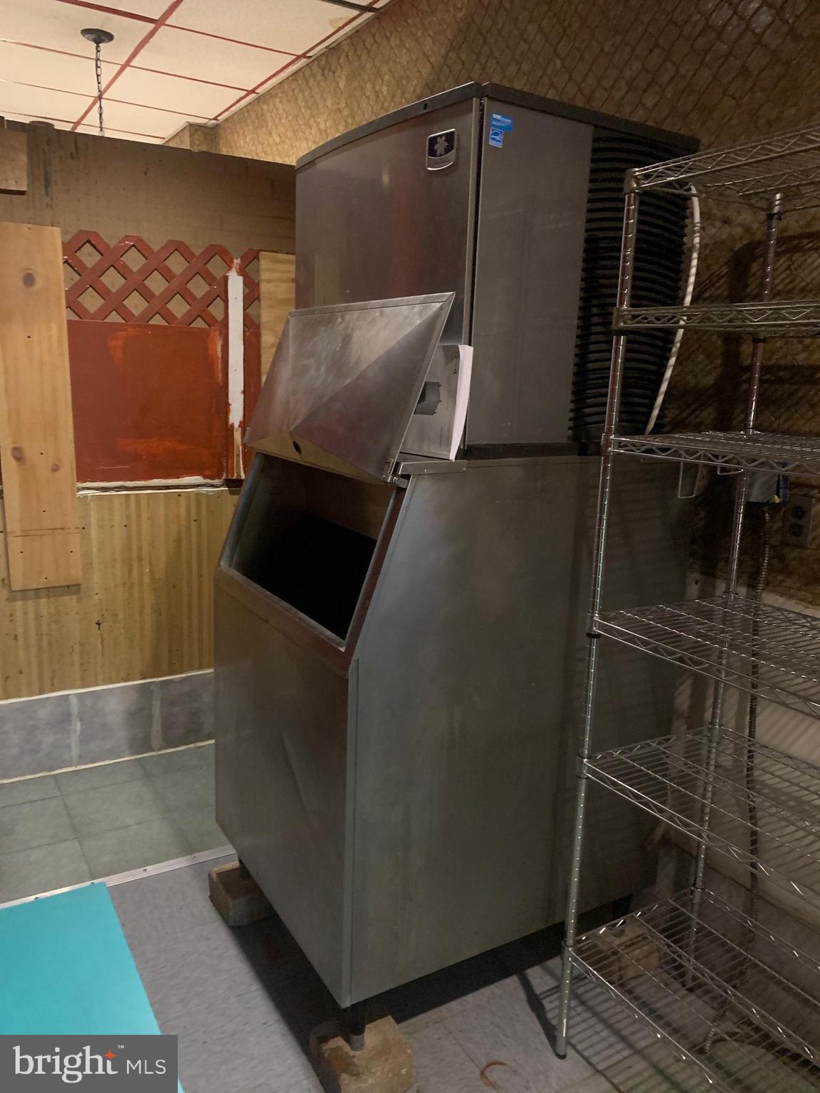 WASHINGTON SQ WEST - Commercial Sale