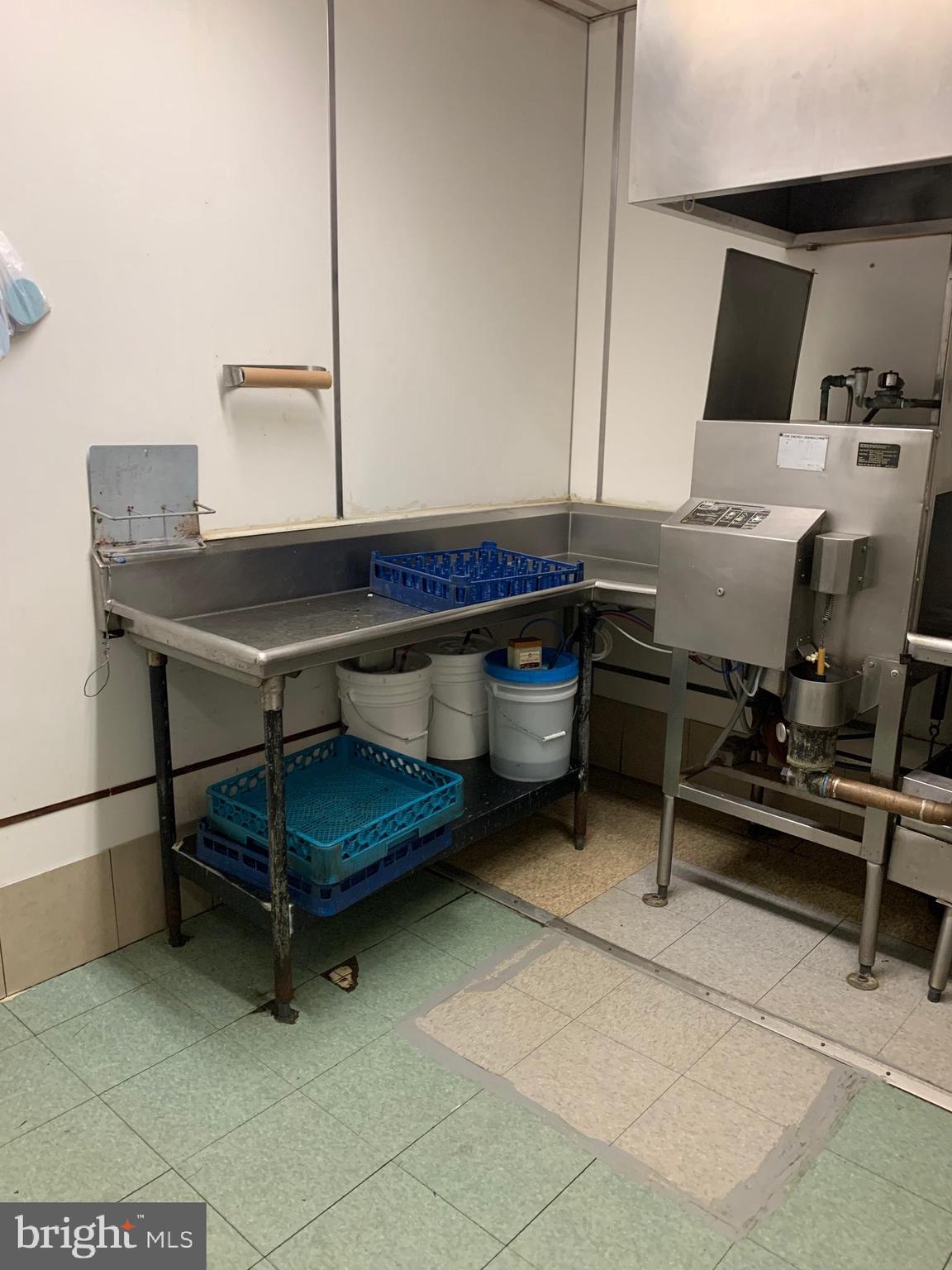 WASHINGTON SQ WEST - Commercial Sale