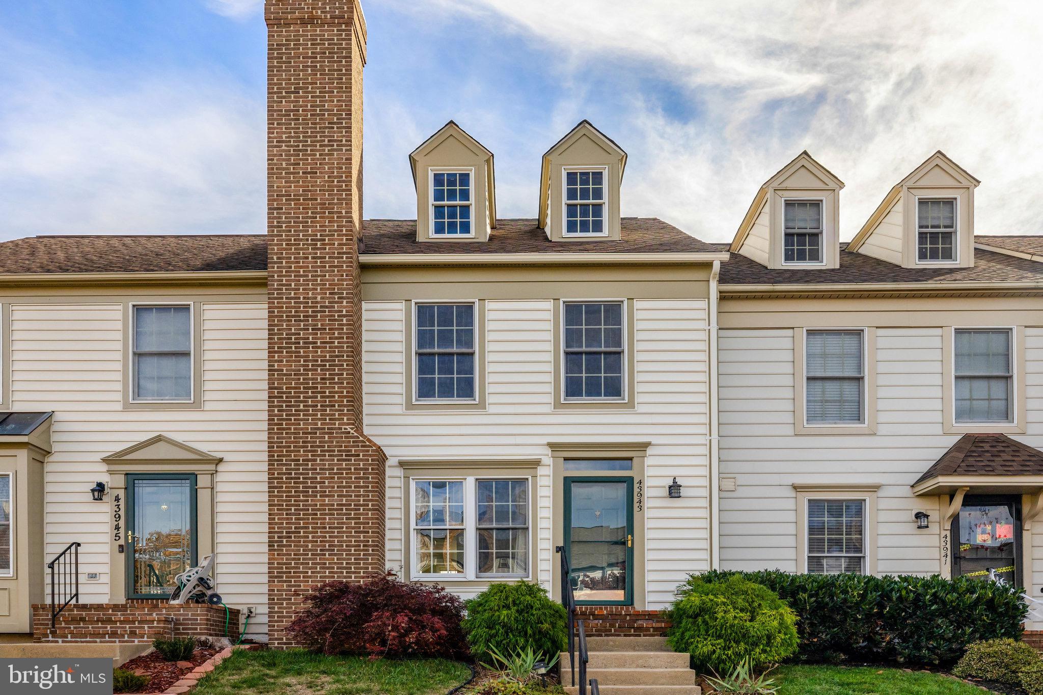 ASHBURN VILLAGE - Residential Lease