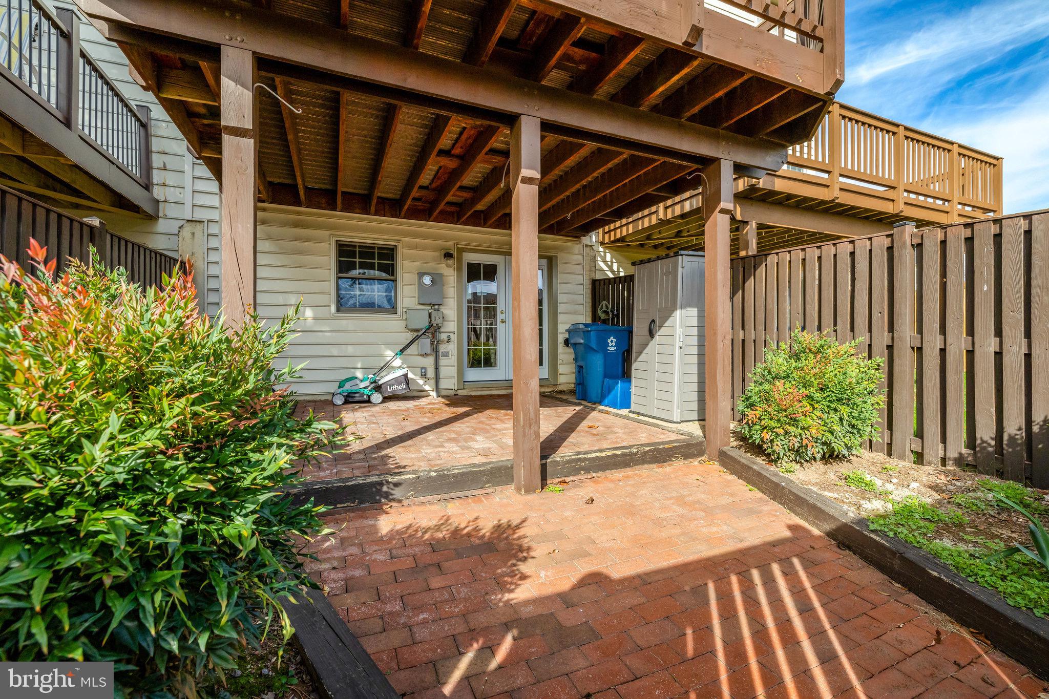 ASHBURN VILLAGE - Residential Lease