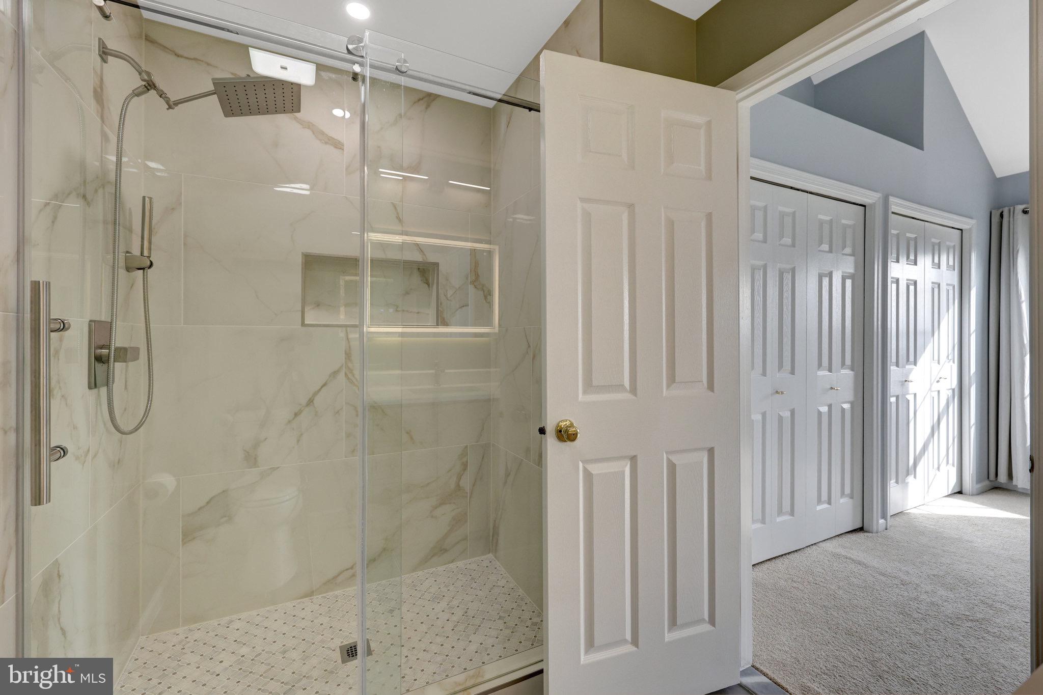 ASHBURN VILLAGE - Residential Lease