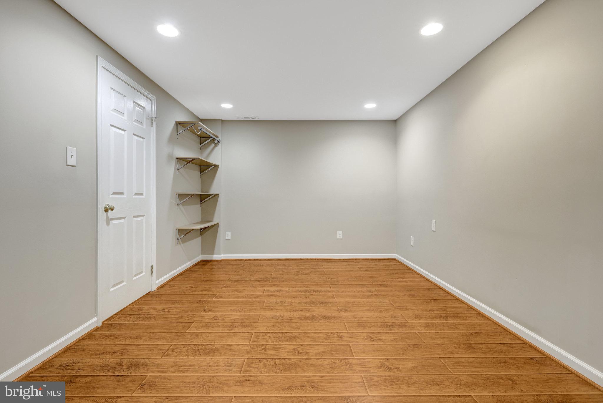 ASHBURN VILLAGE - Residential Lease