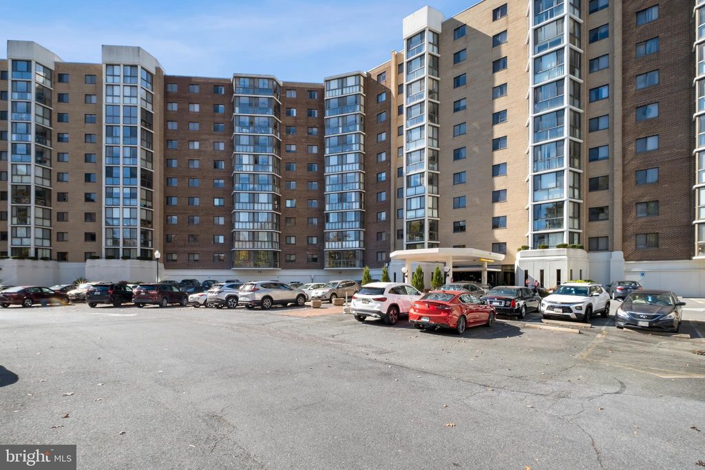 Photo of 15115 Interlachen Drive #3-107, SILVER SPRING, MD 20906 (MLS # MDMC2206914)