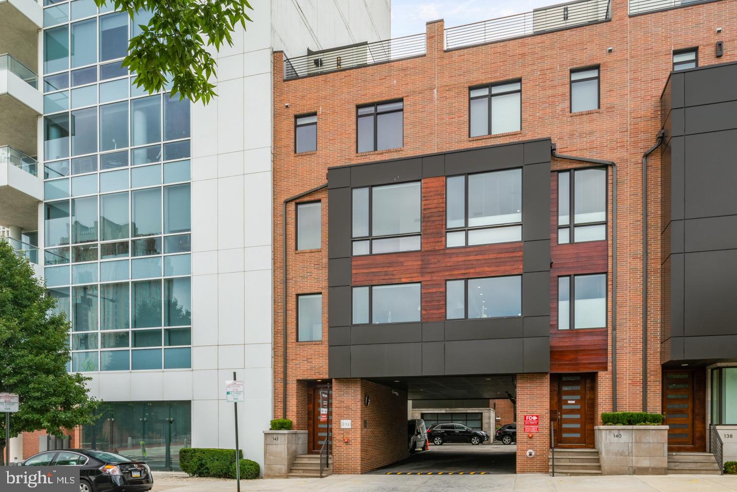 SOCIETY HILL - Residential