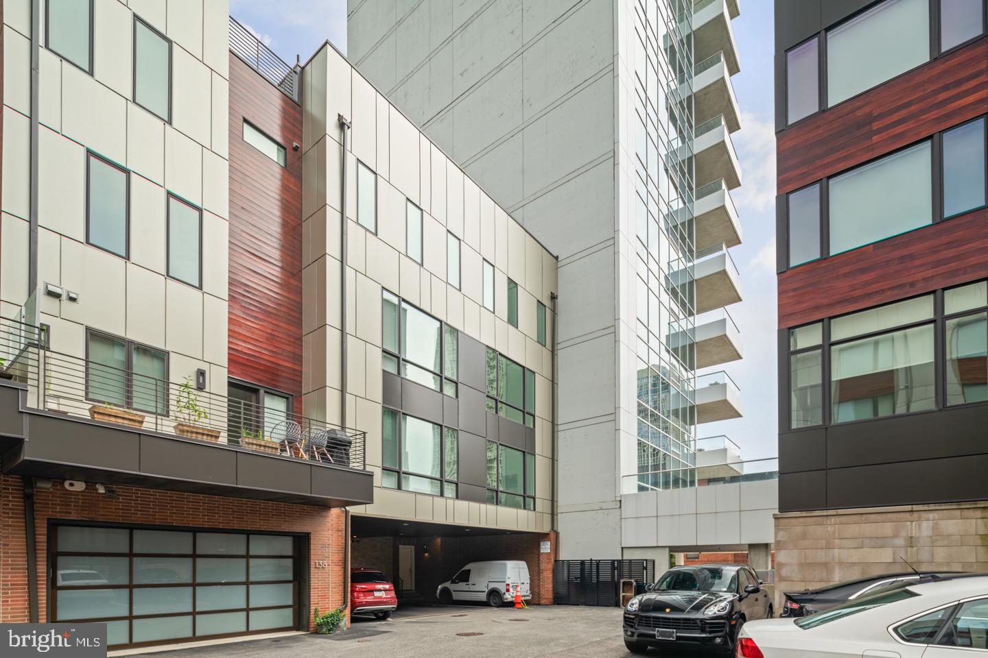 SOCIETY HILL - Residential