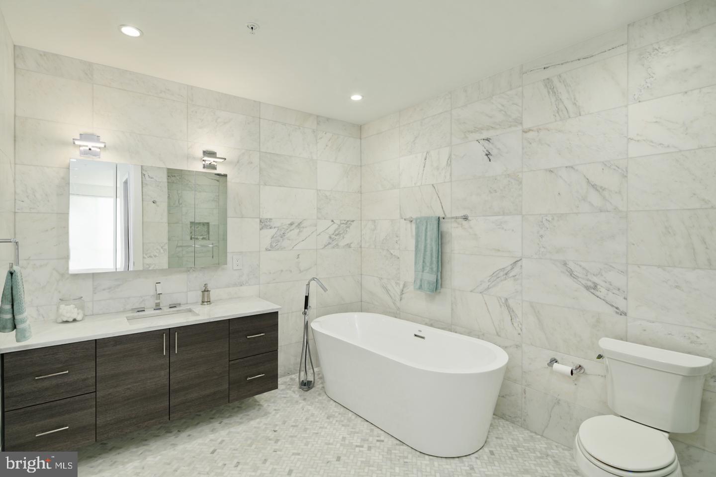 SOCIETY HILL - Residential