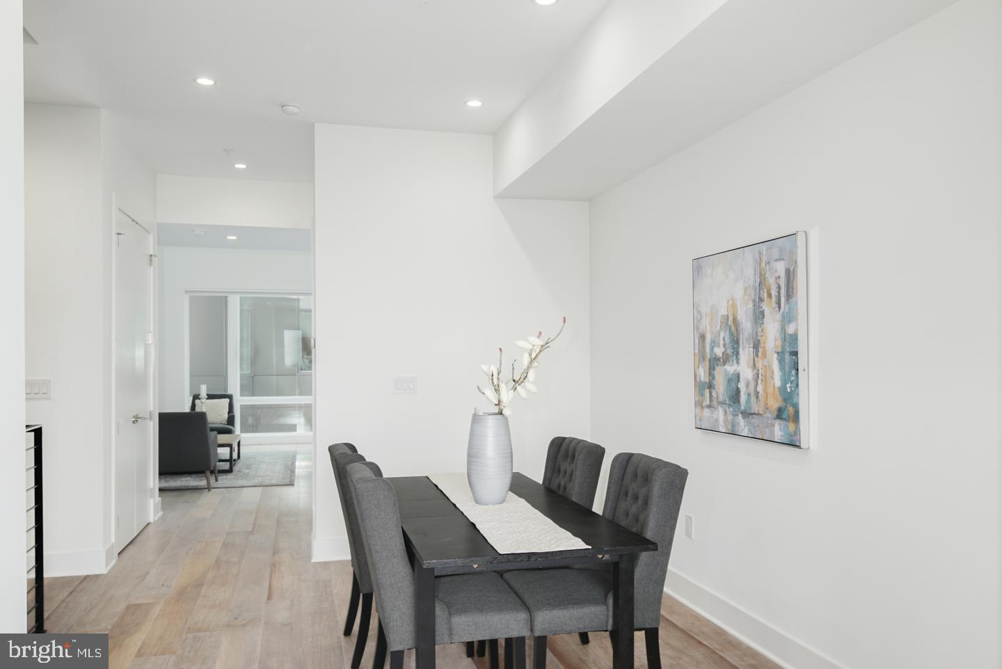 SOCIETY HILL - Residential