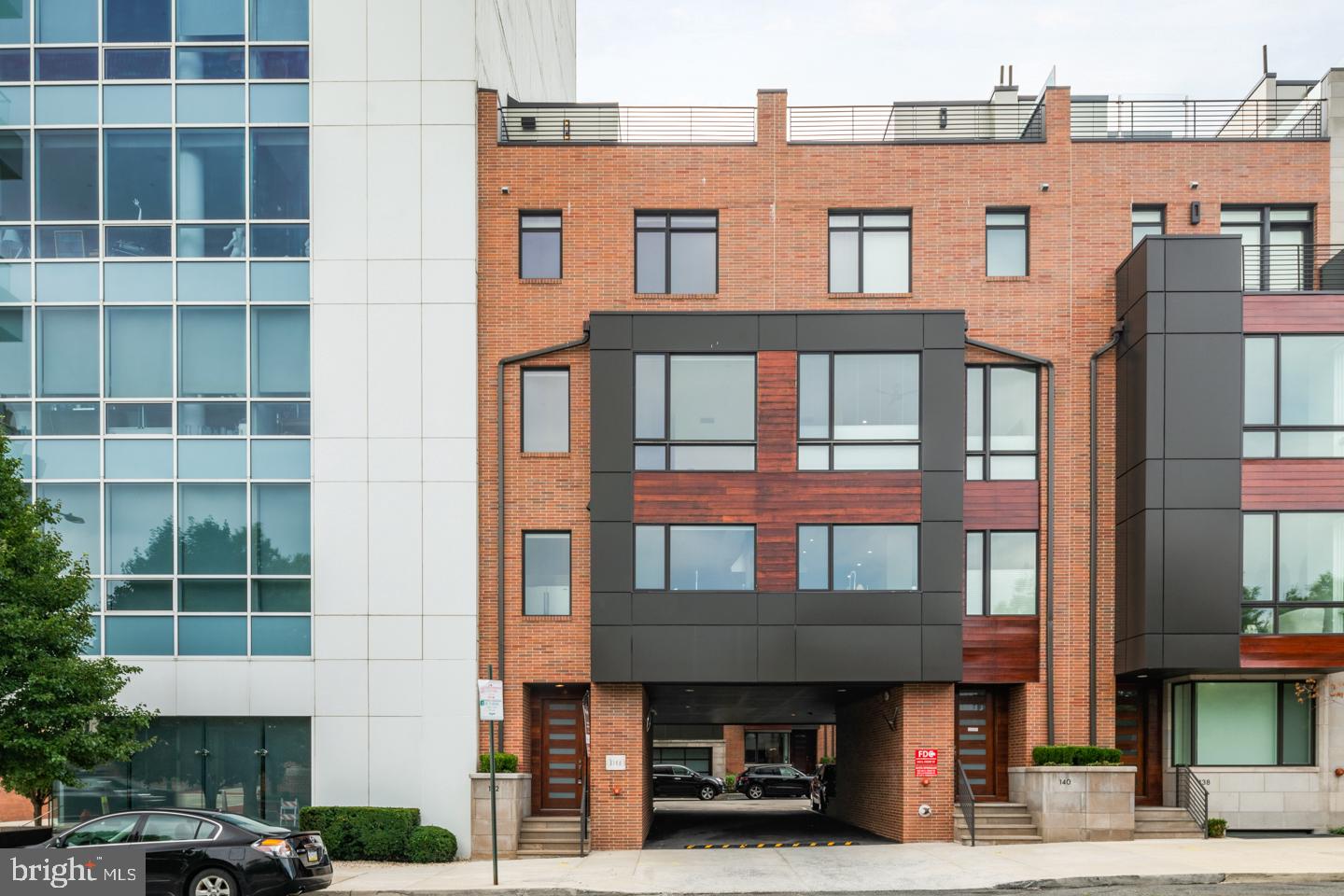 SOCIETY HILL - Residential