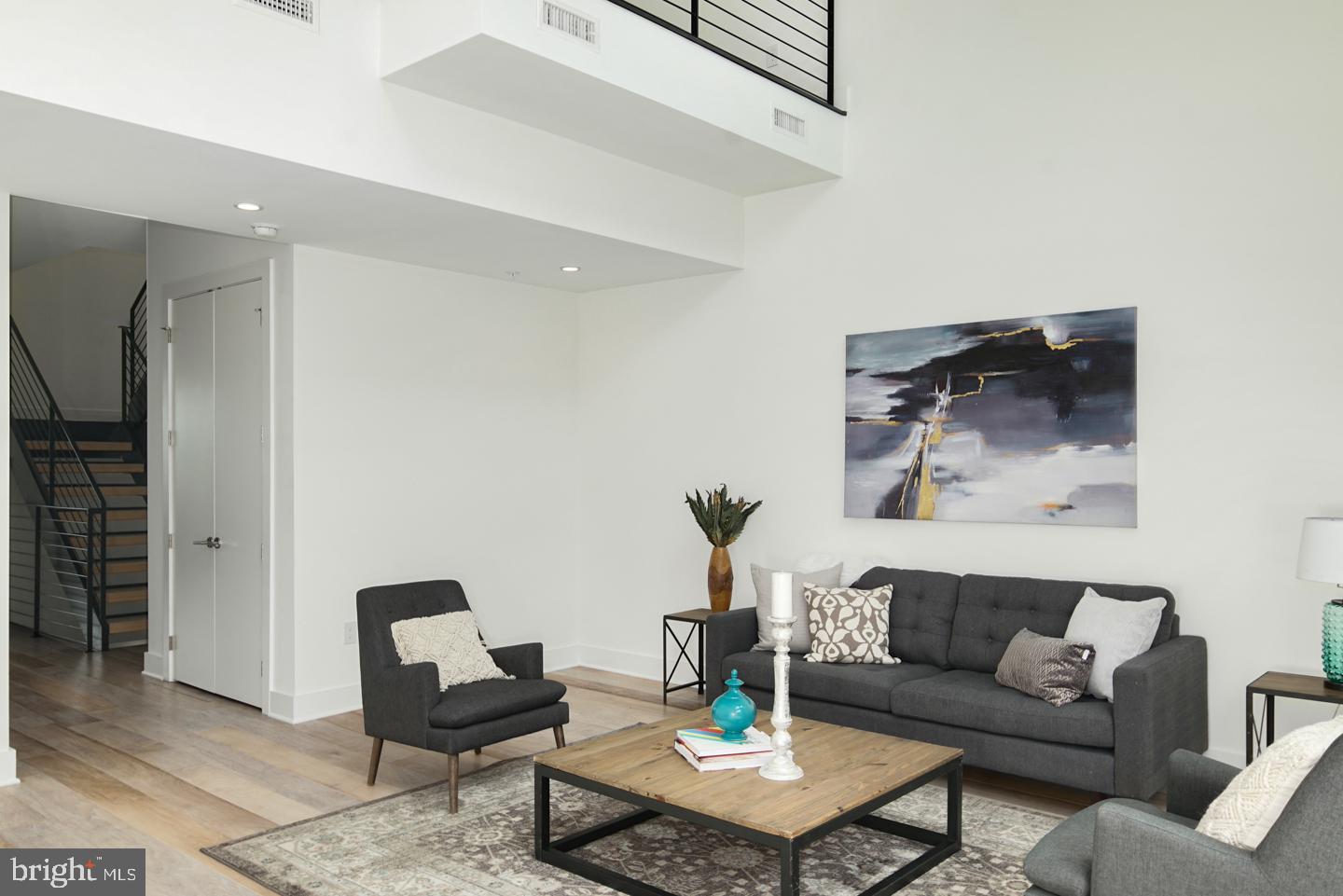 SOCIETY HILL - Residential