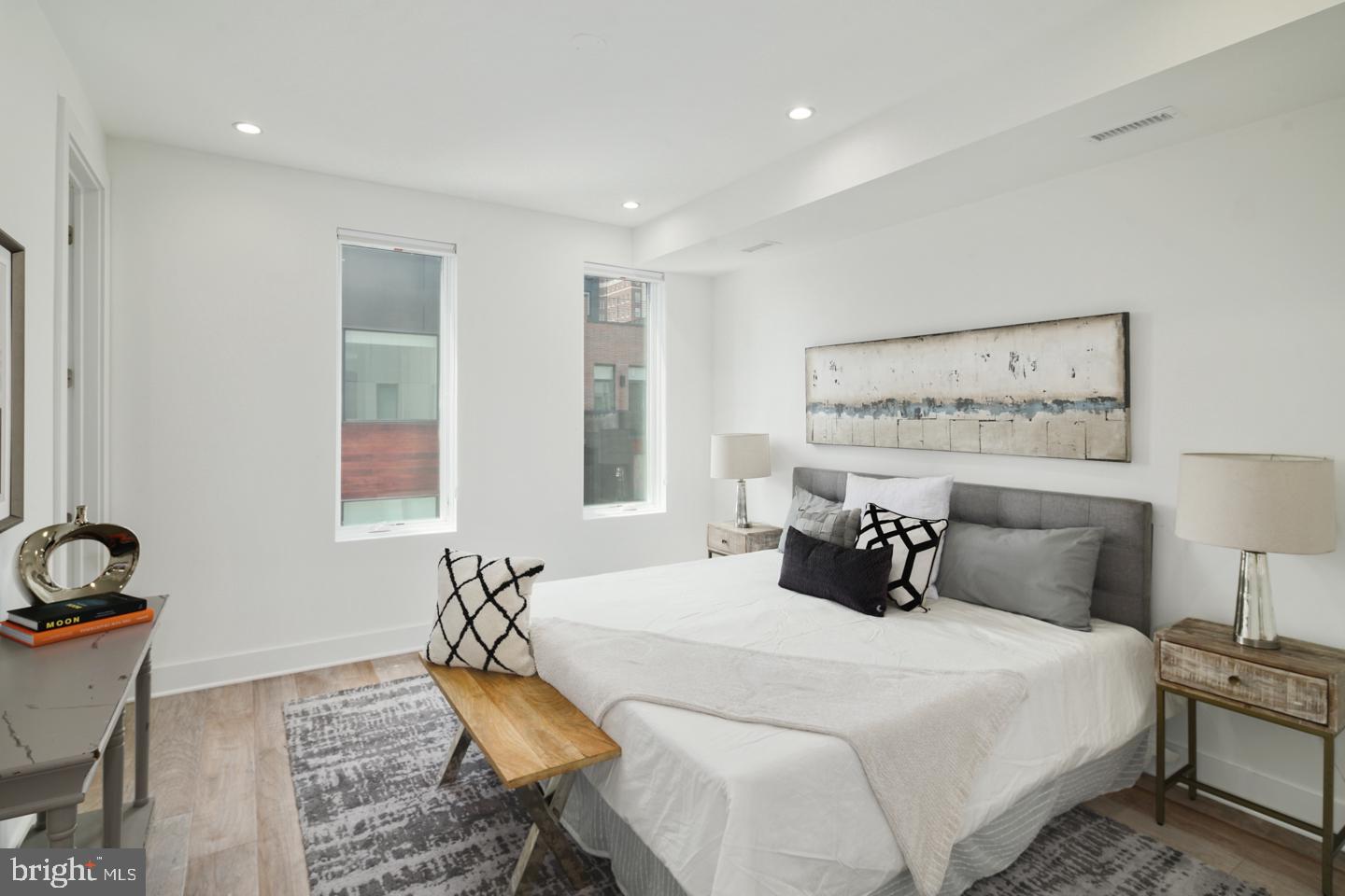 SOCIETY HILL - Residential