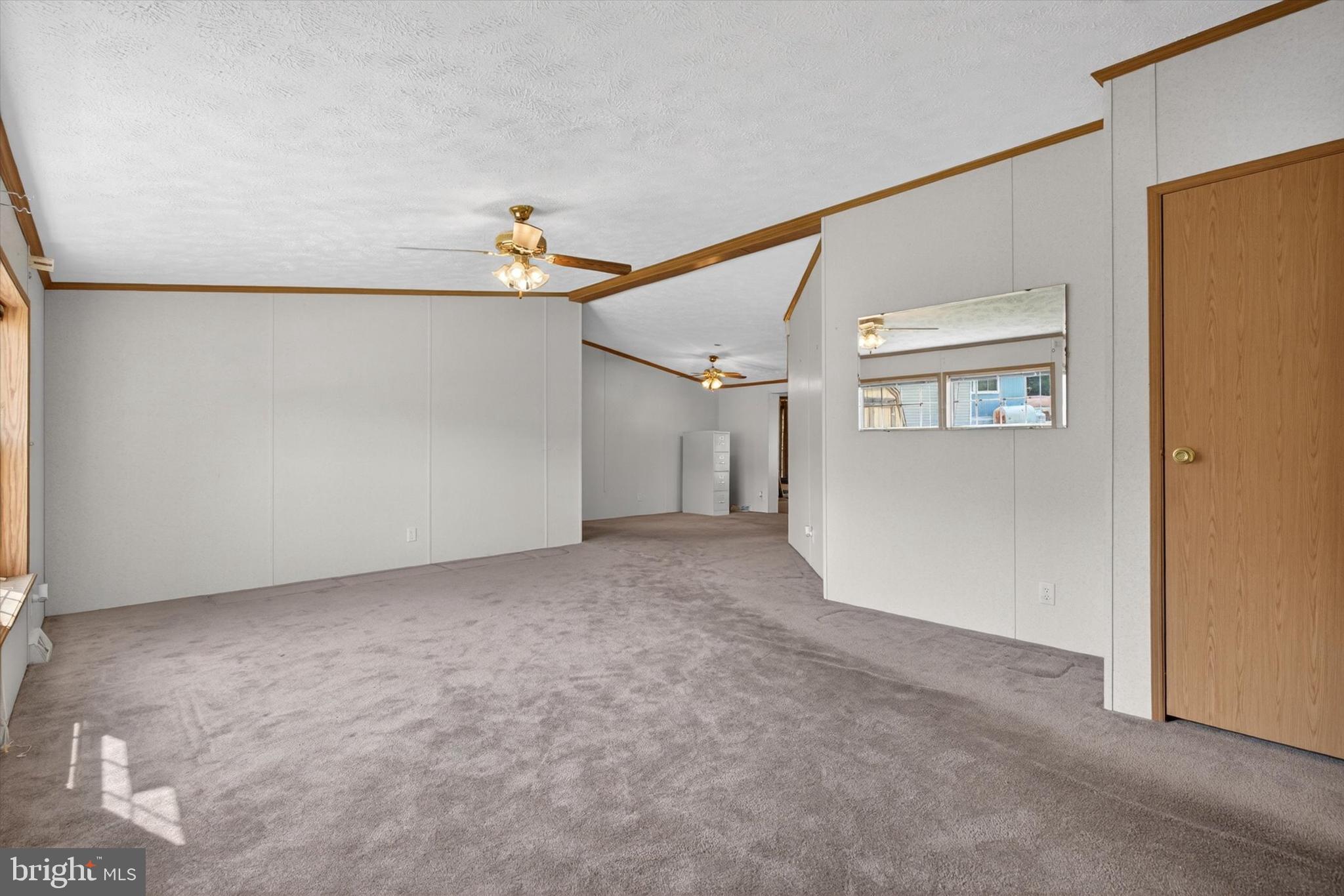 271 JANET CT