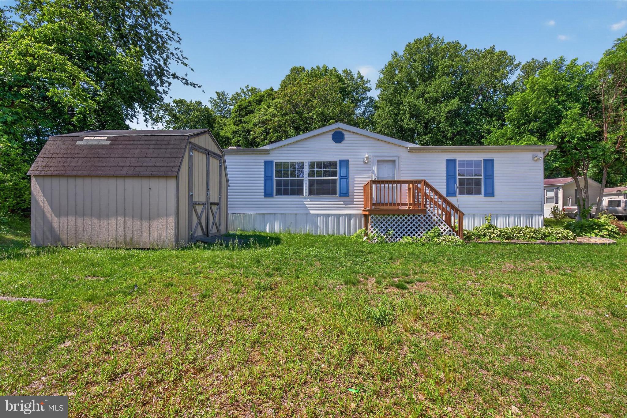 271 JANET CT