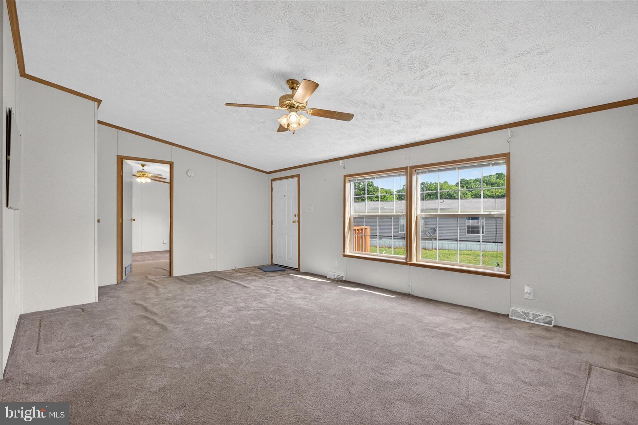 271 JANET CT